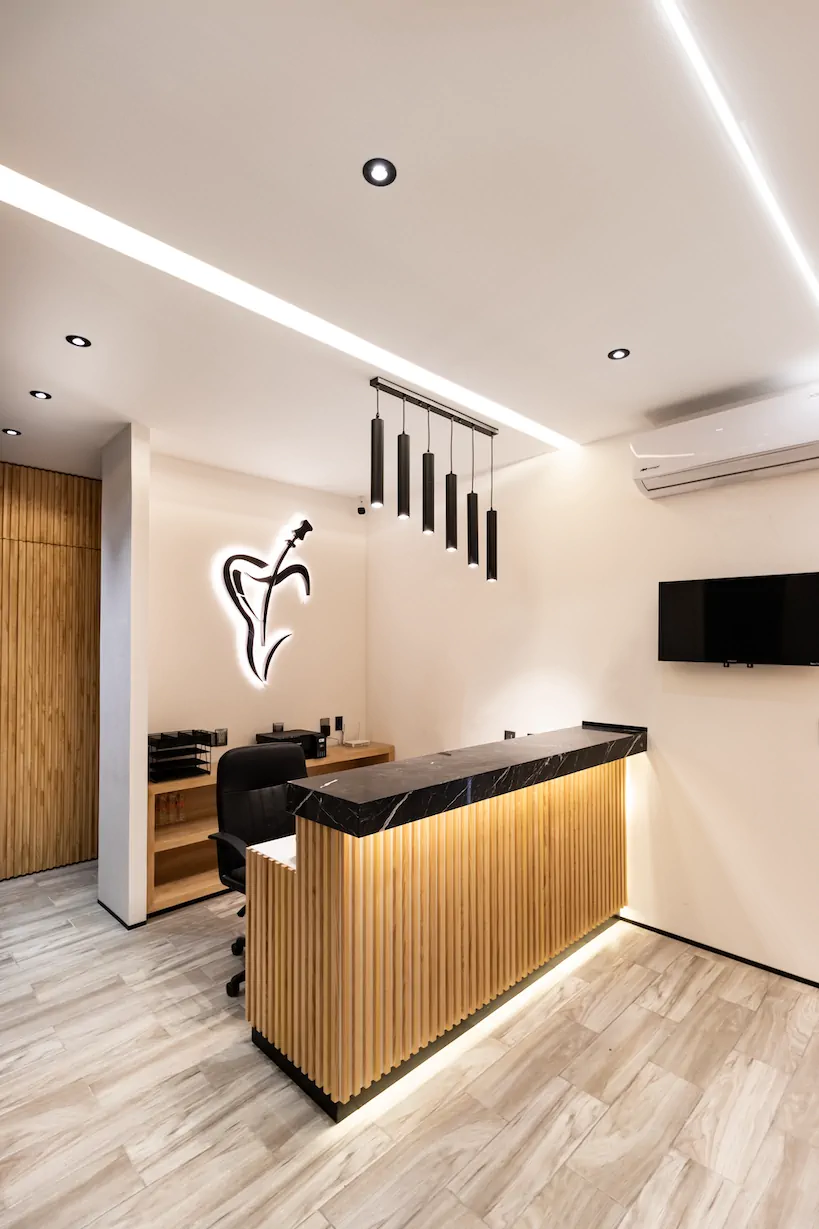 Sandoval Dental Care — espacio íntimo de sobriedad atemporal
