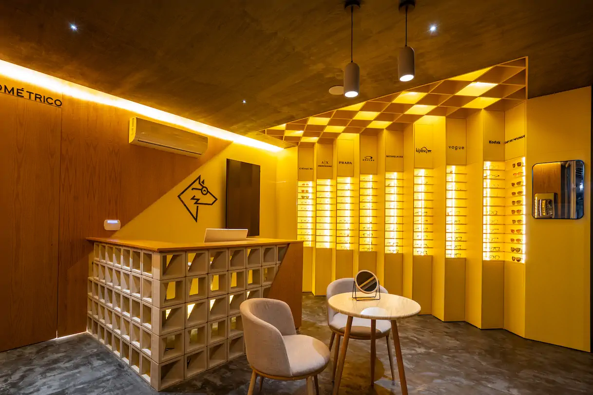 Lenteojitos 2.0 — recorrido interior de la óptica