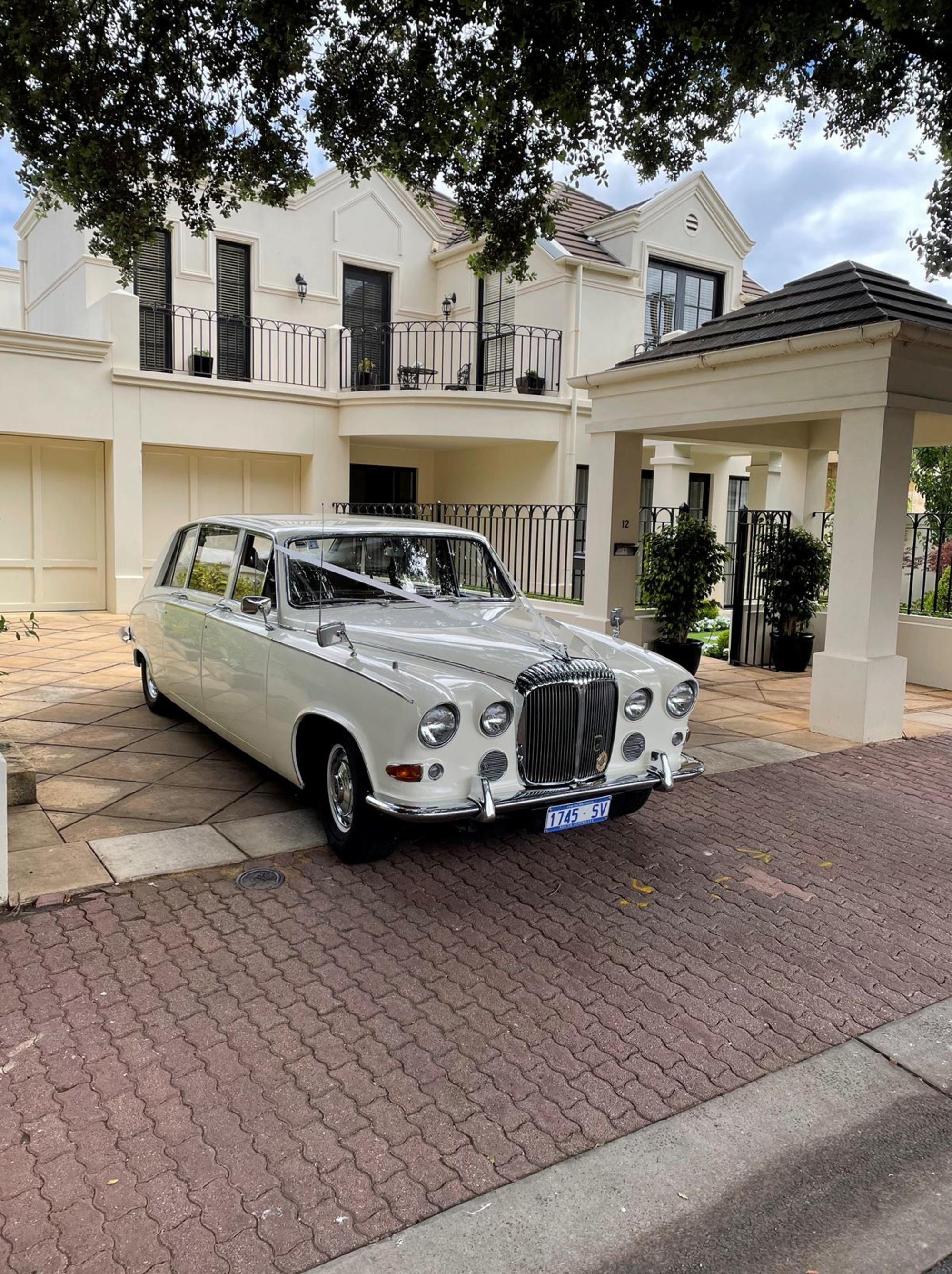 Jaguar Classic Hire gallery image 7