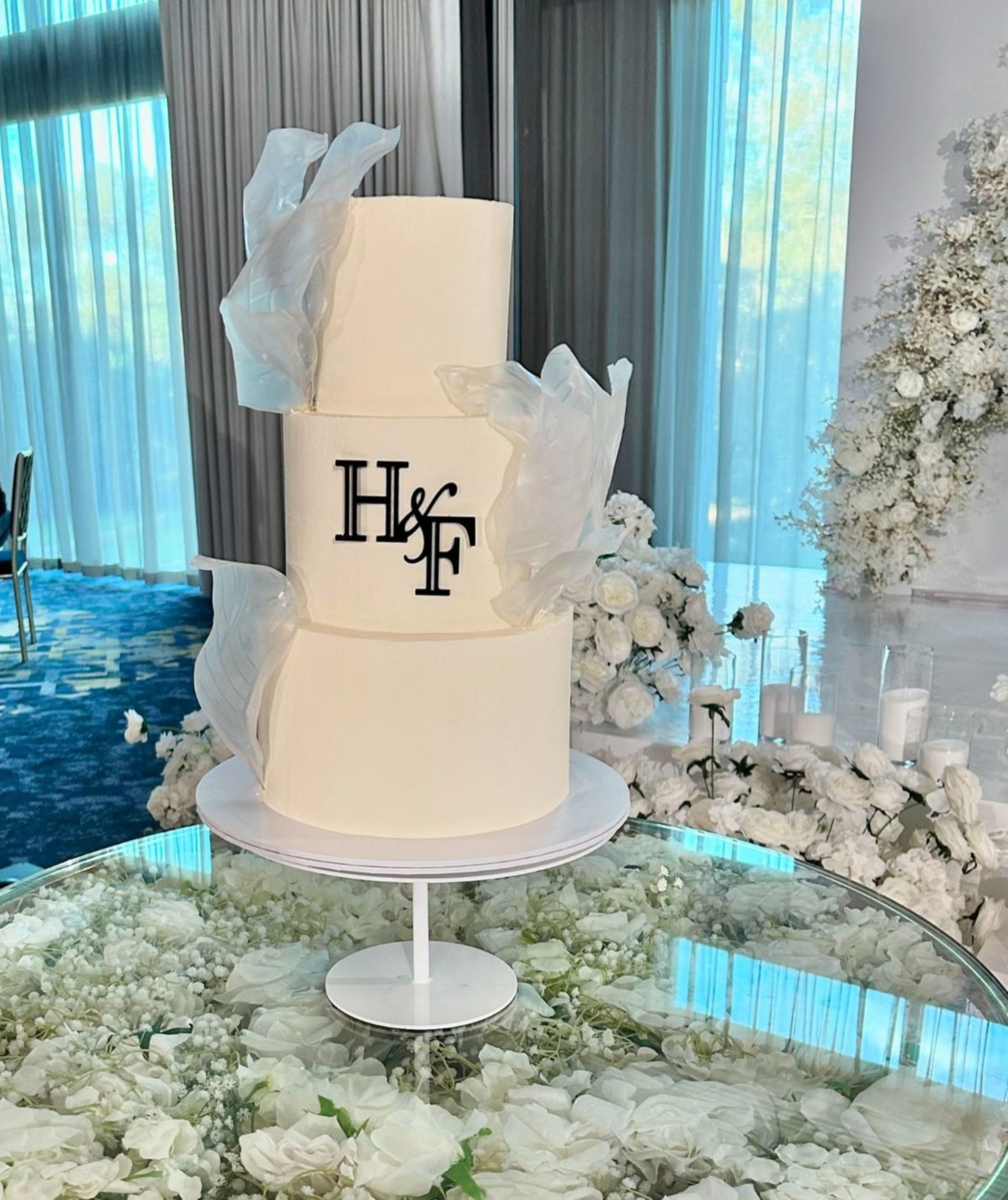 Robyn's Creative Cakes gallery image 29