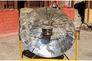 Four solaire parabolique