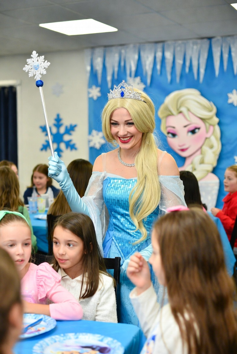 Princess and Frozen themed party decorations