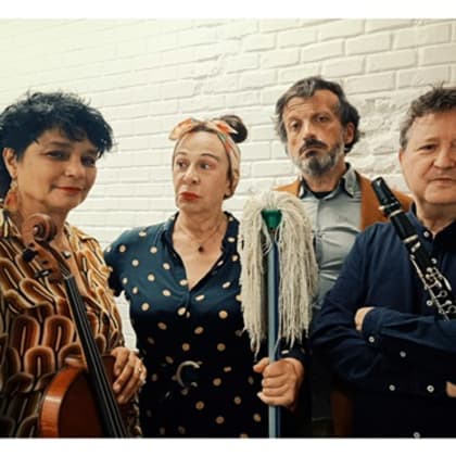 Preparando Bach llava més blanc, con Esther Apituley, Lola Moltó y Jorge Moreno
