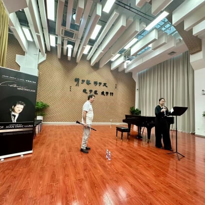 Clase magistral en la universidad de Shenzhen, China