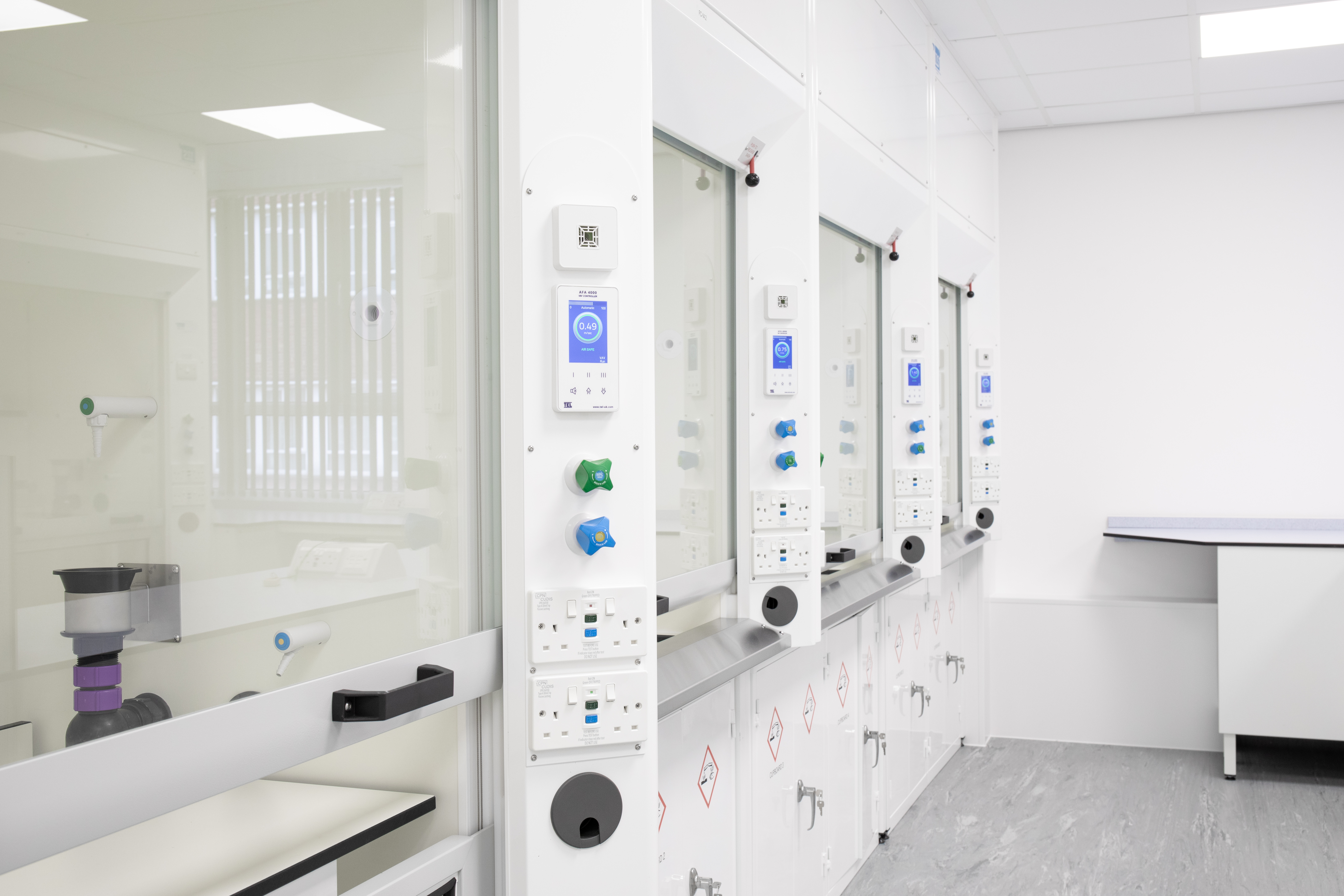 K8 VAV Ducted Fume Cupboards