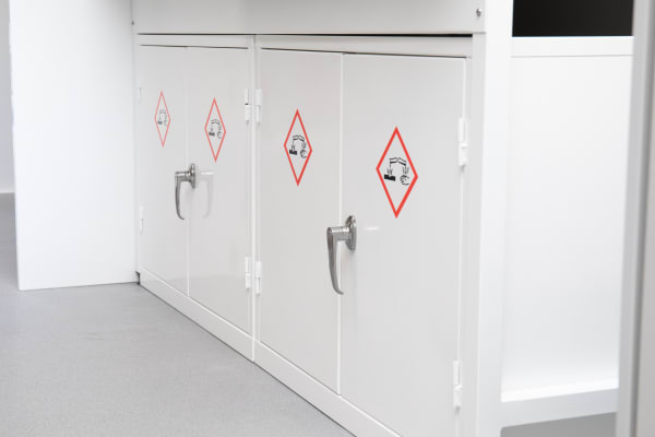 K8 Fume Cupboard Storage