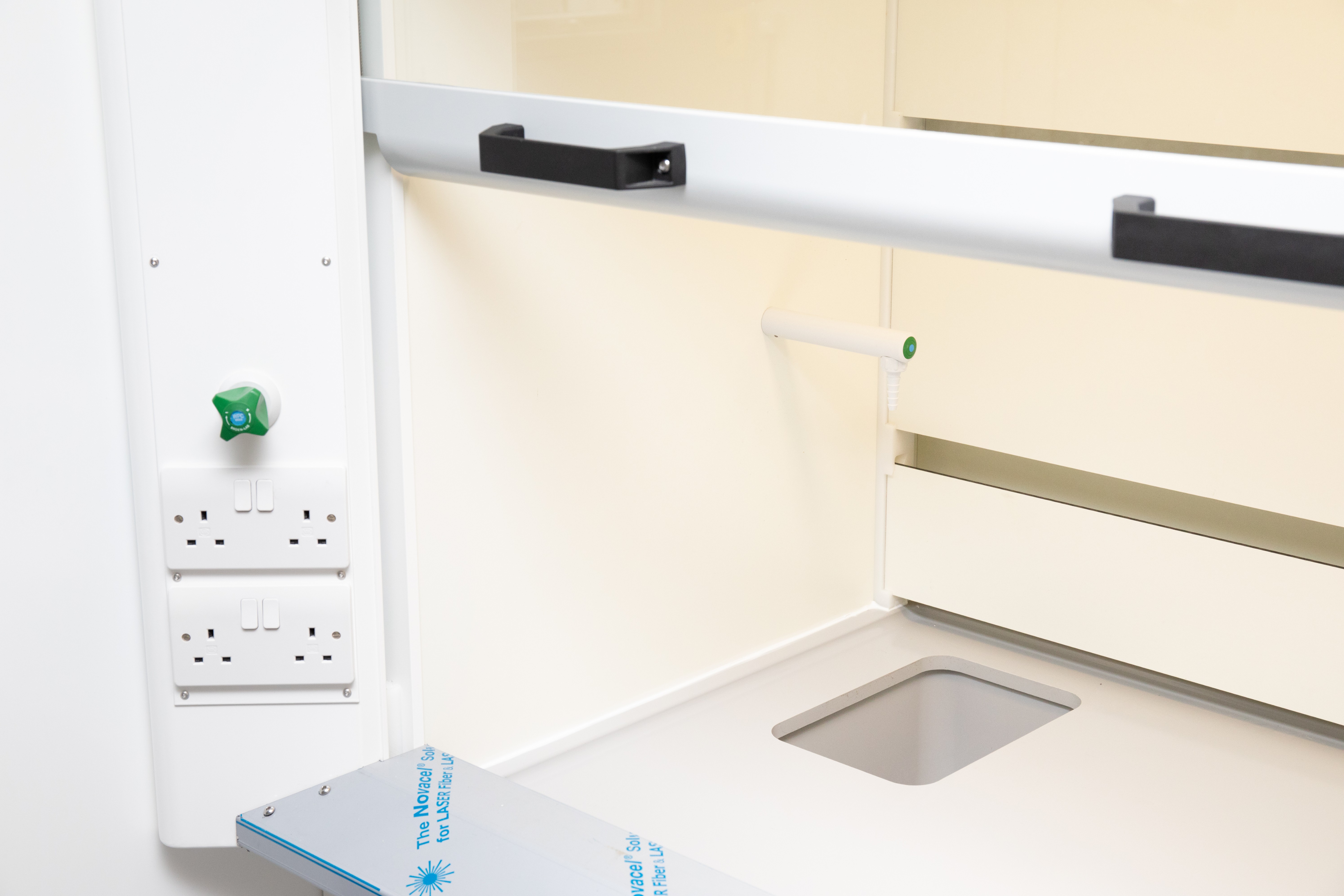 K8 Ducted Fume Cupboard