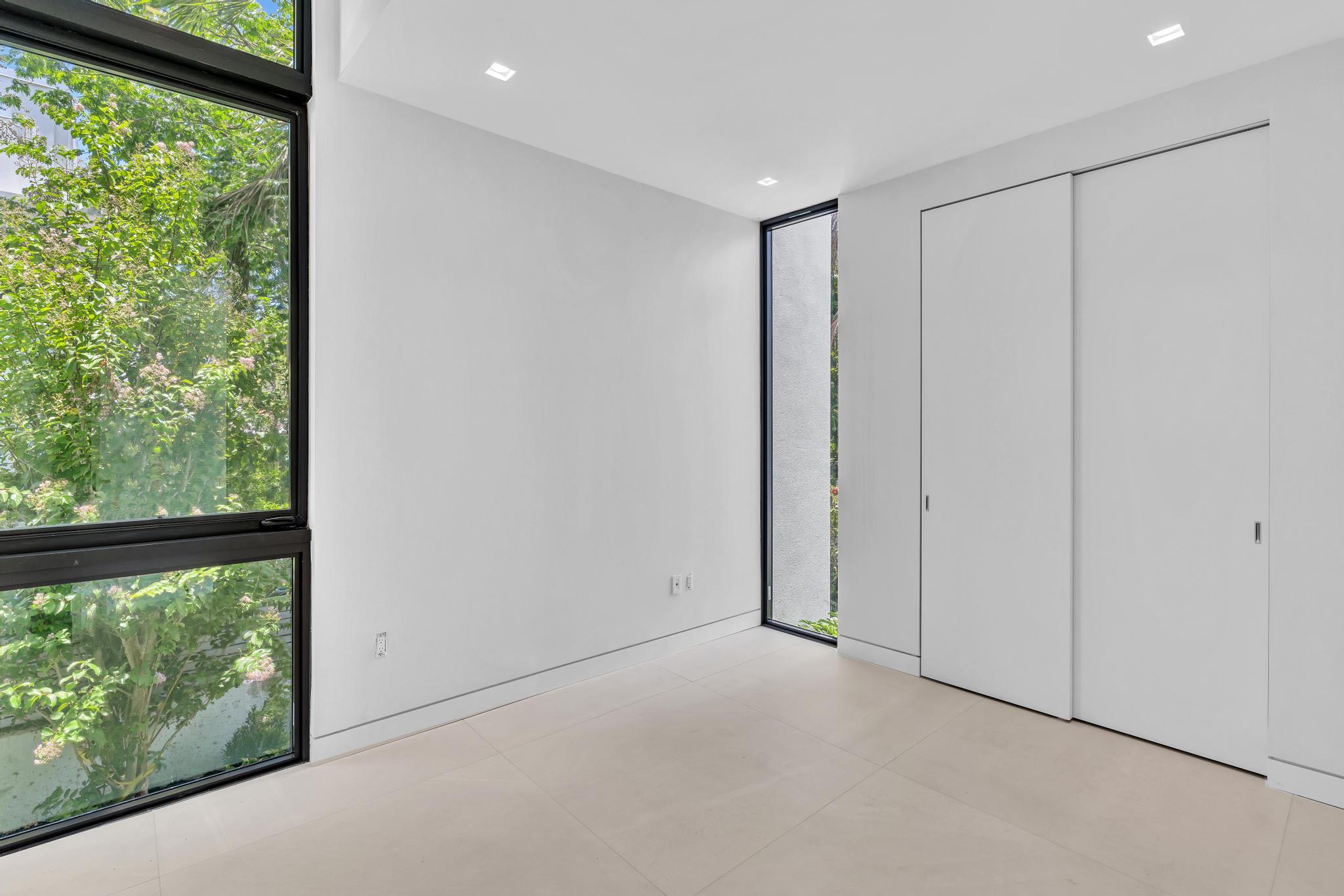 Sheridan modern residence - Image 5
