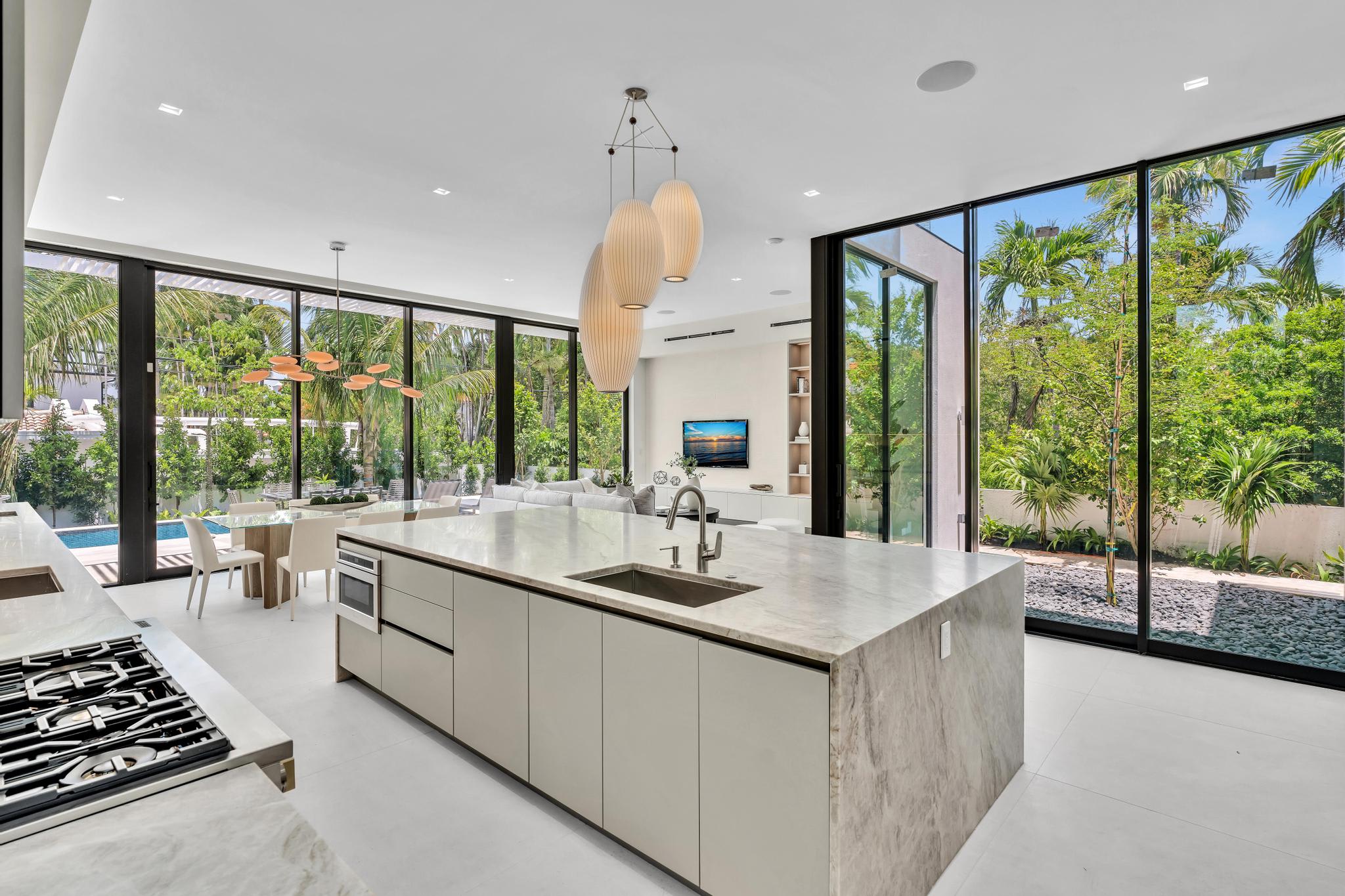 Sheridan modern residence - Image 11