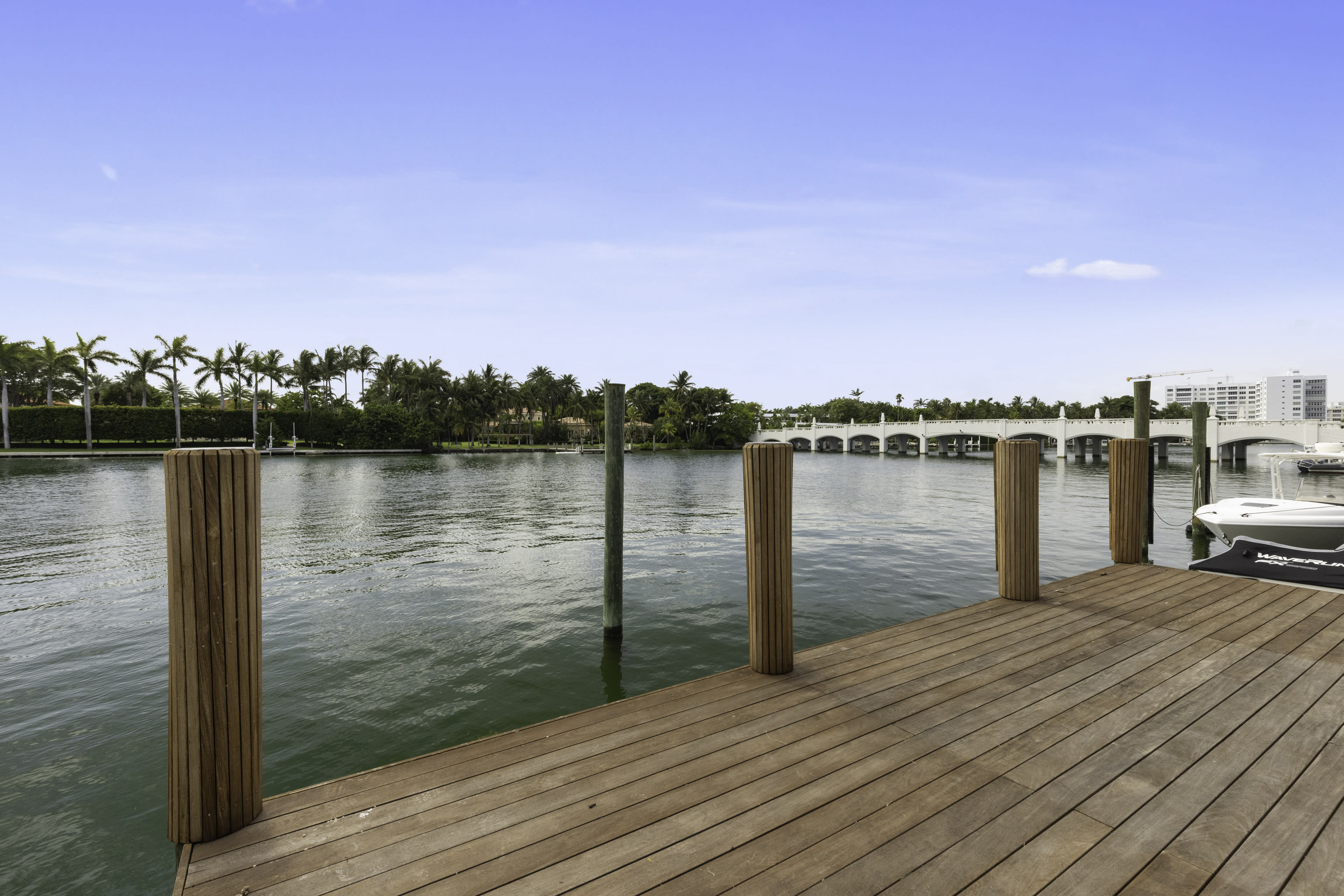 Waterfront Luxury state - Image 3