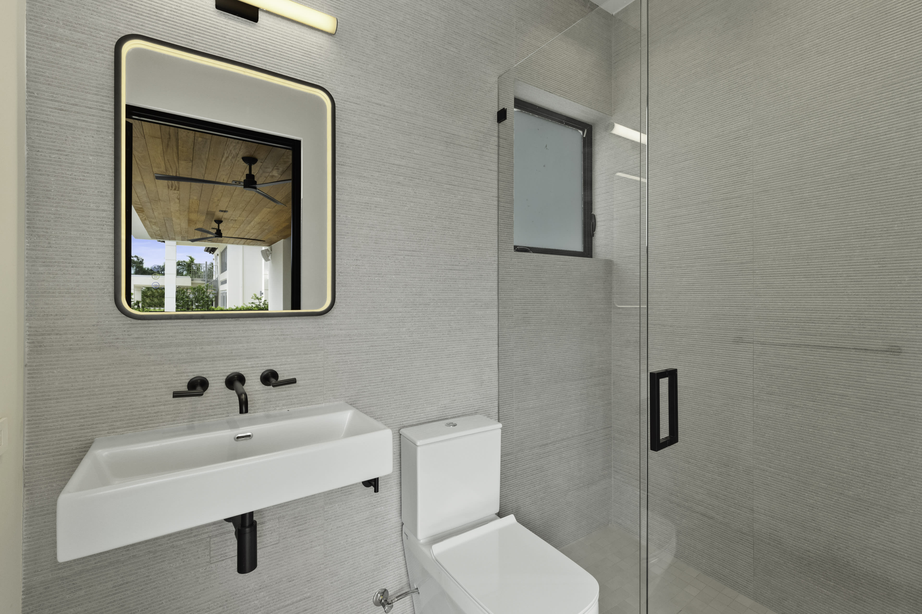 Waterfront Luxury state - Image 8