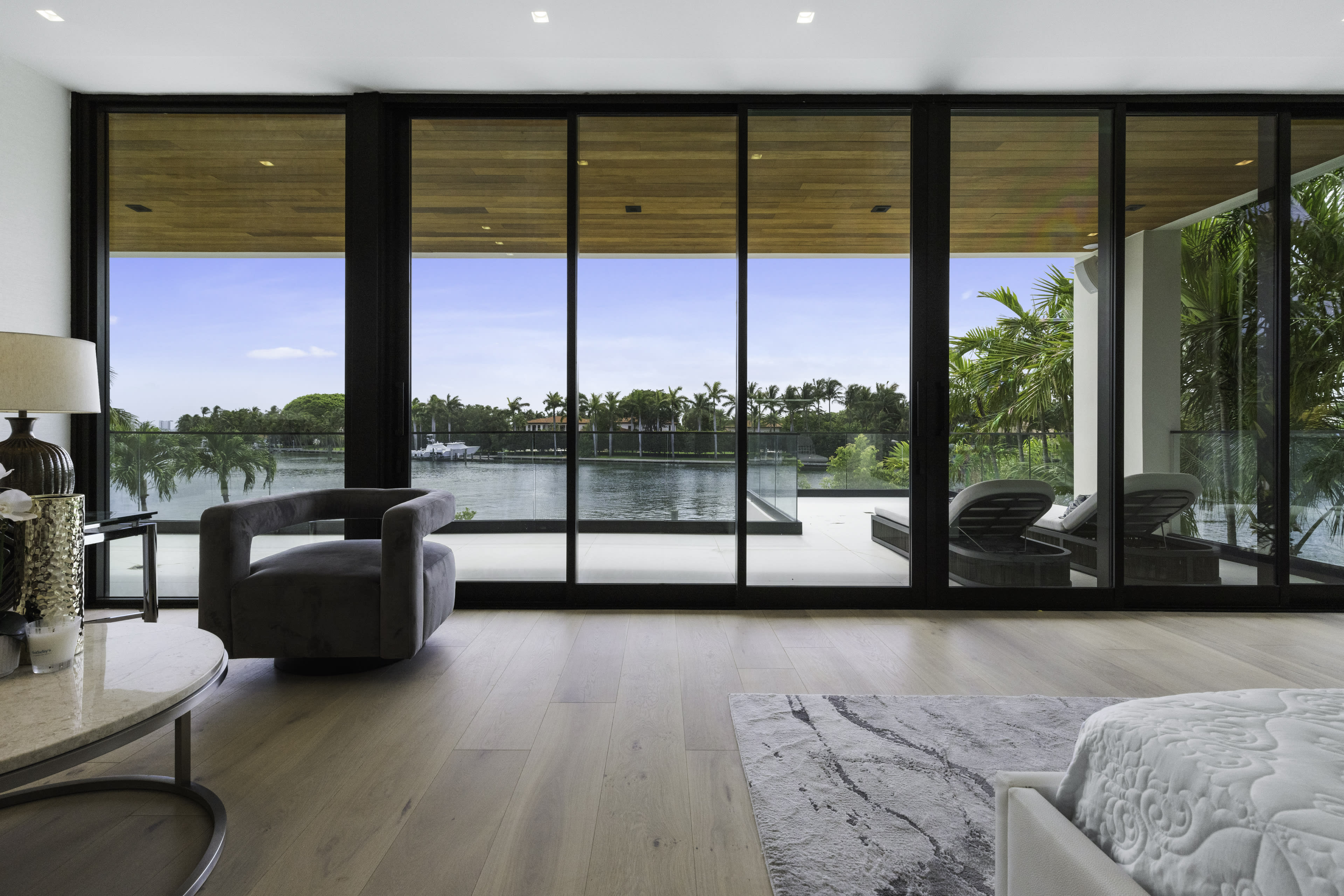 Waterfront Luxury state - Image 20