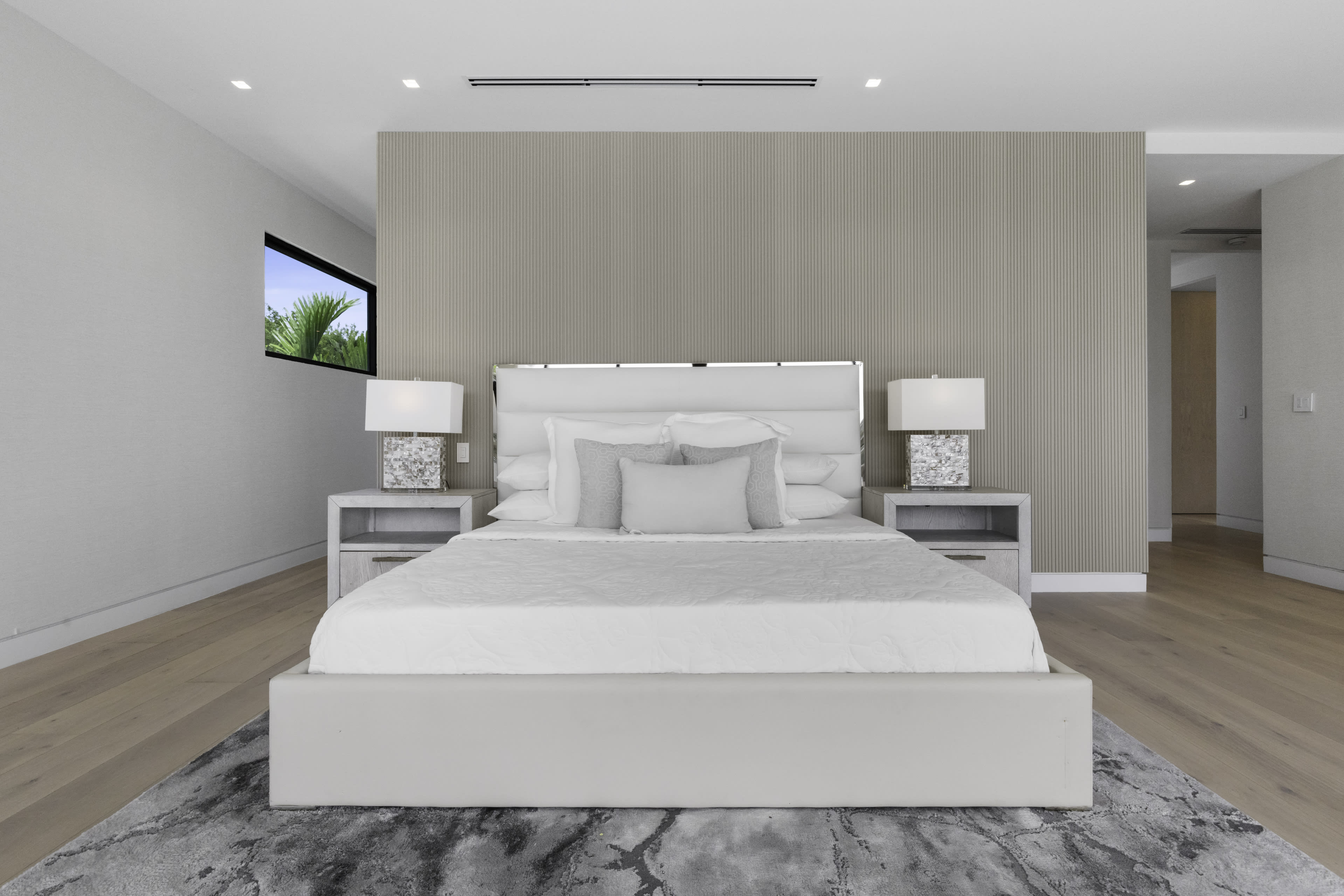 Waterfront Luxury state - Image 21