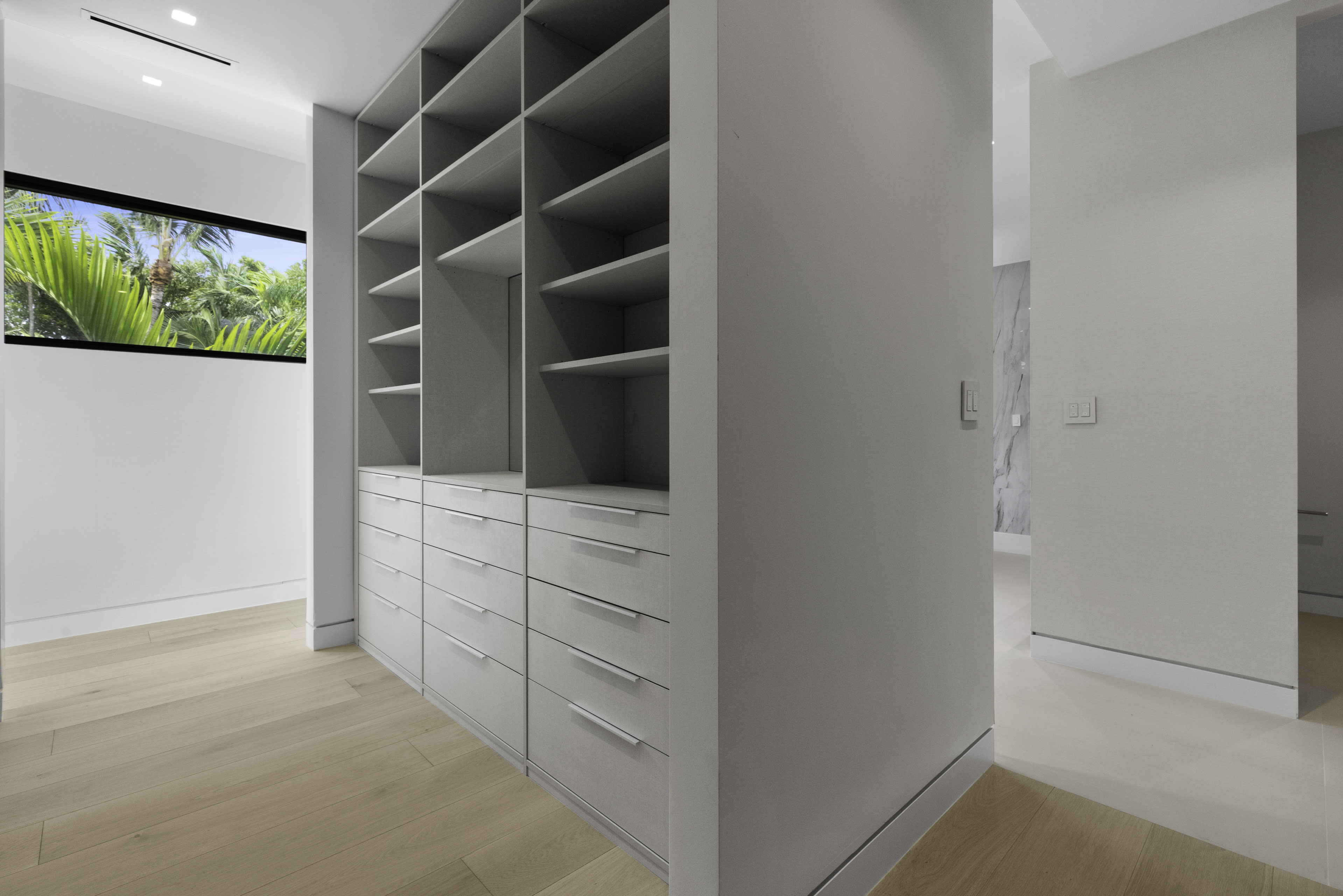 Waterfront Luxury state - Image 24
