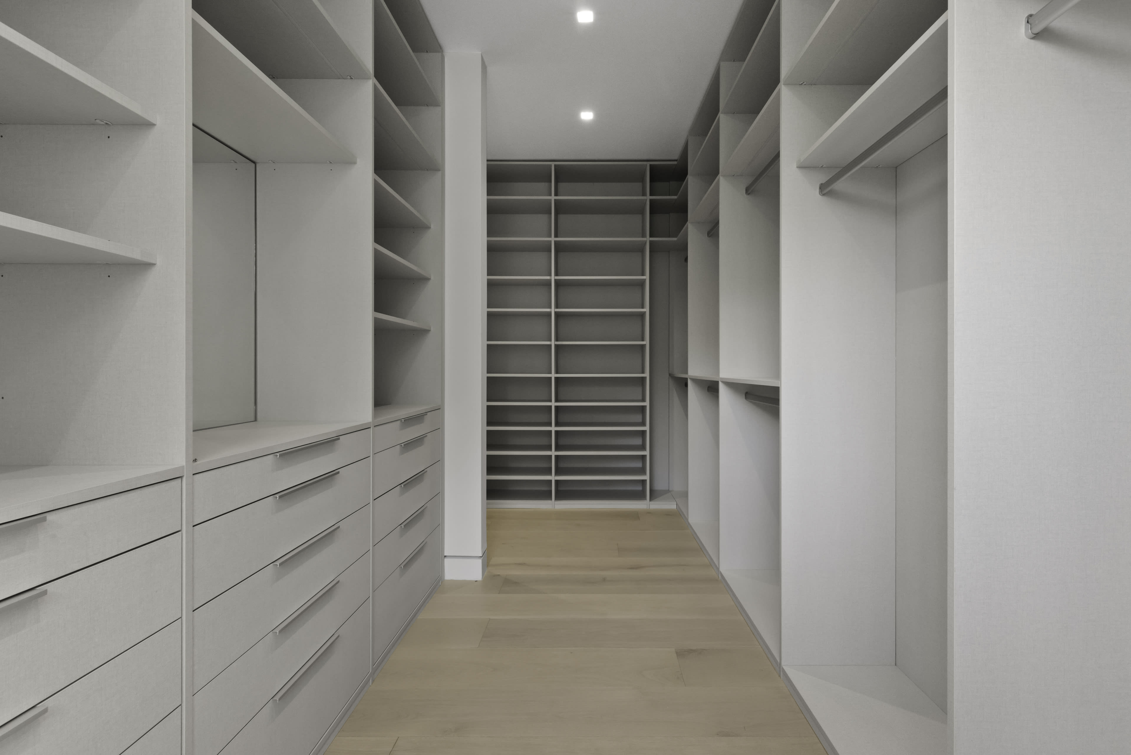 Waterfront Luxury state - Image 25
