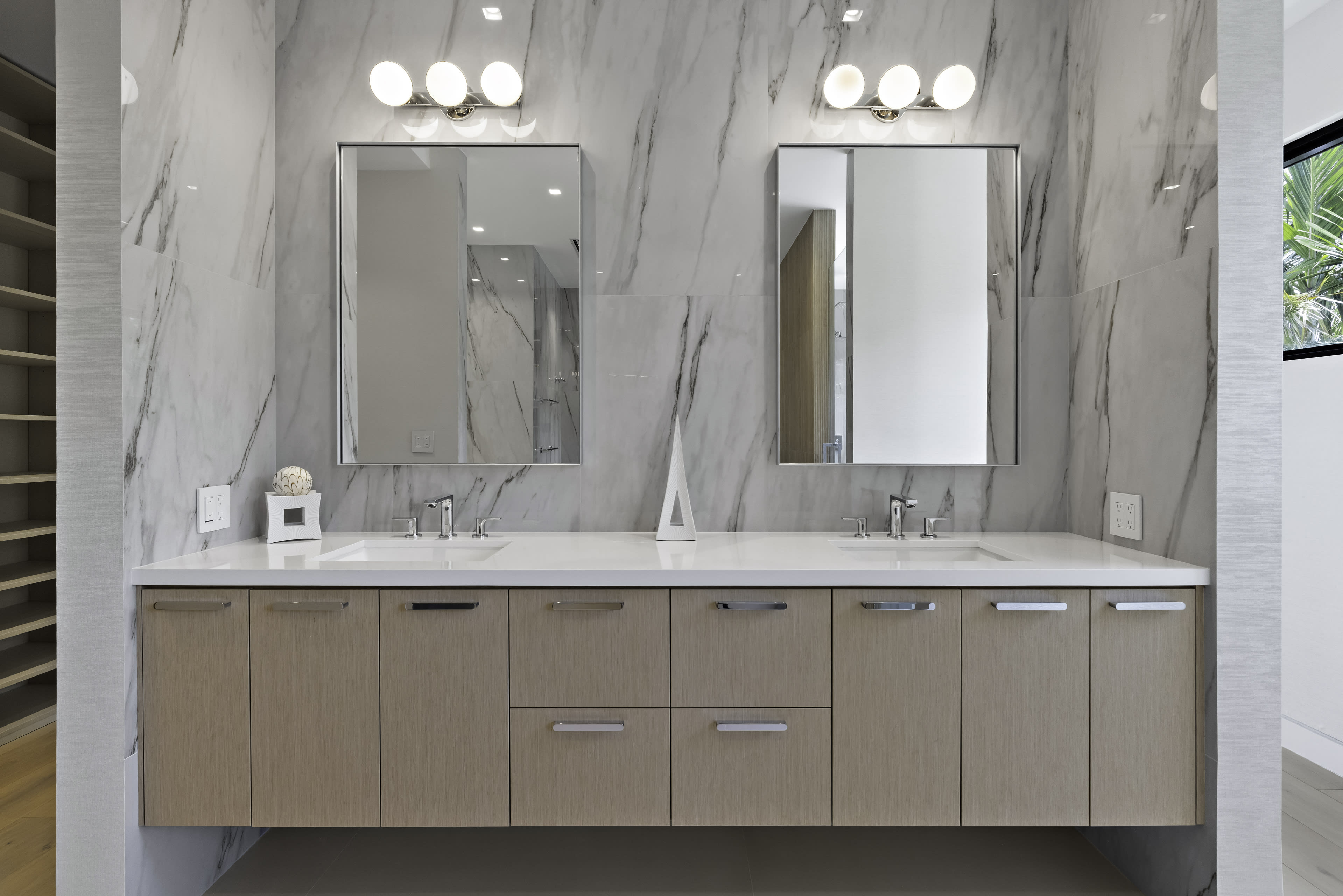 Waterfront Luxury state - Image 26