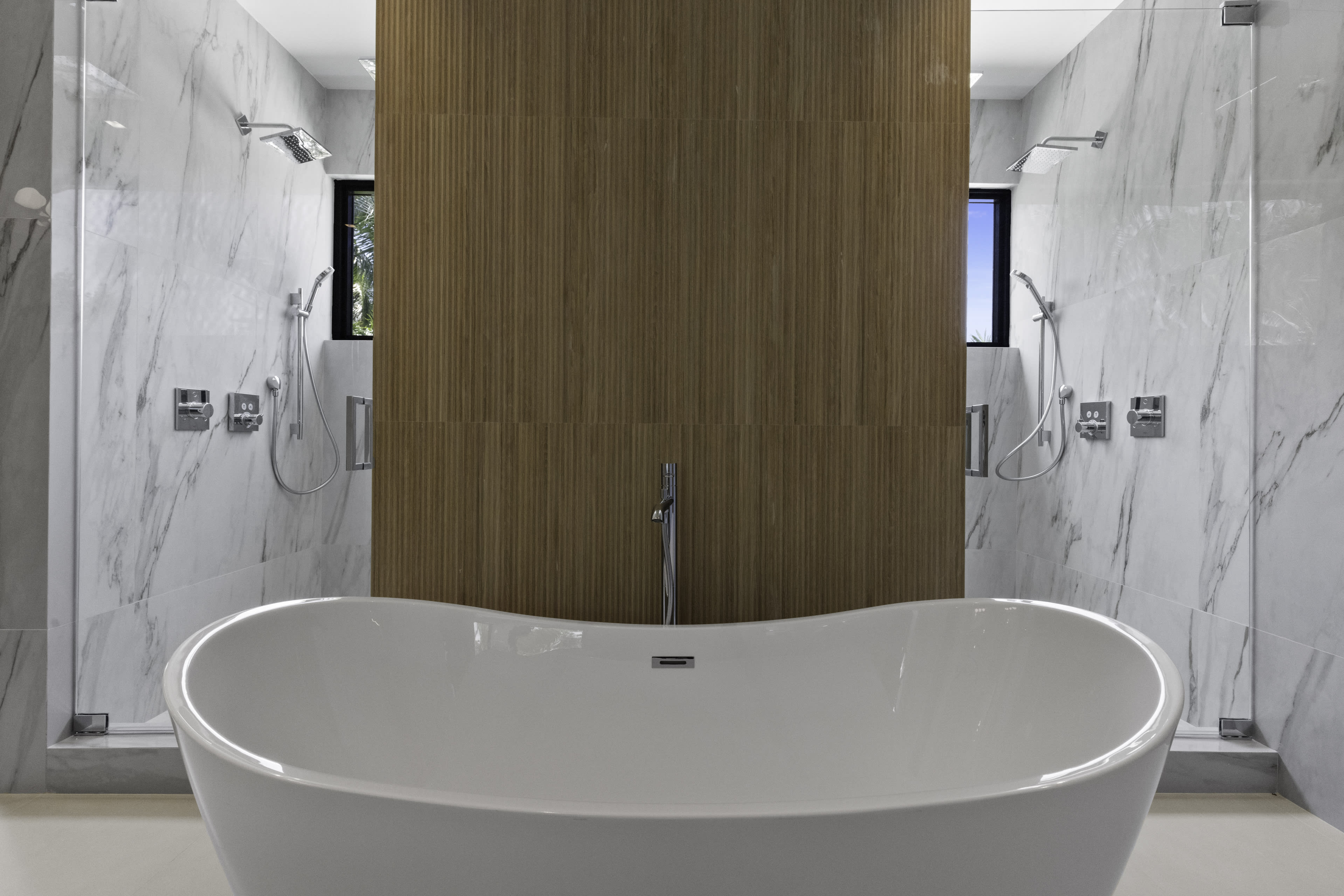 Waterfront Luxury state - Image 28