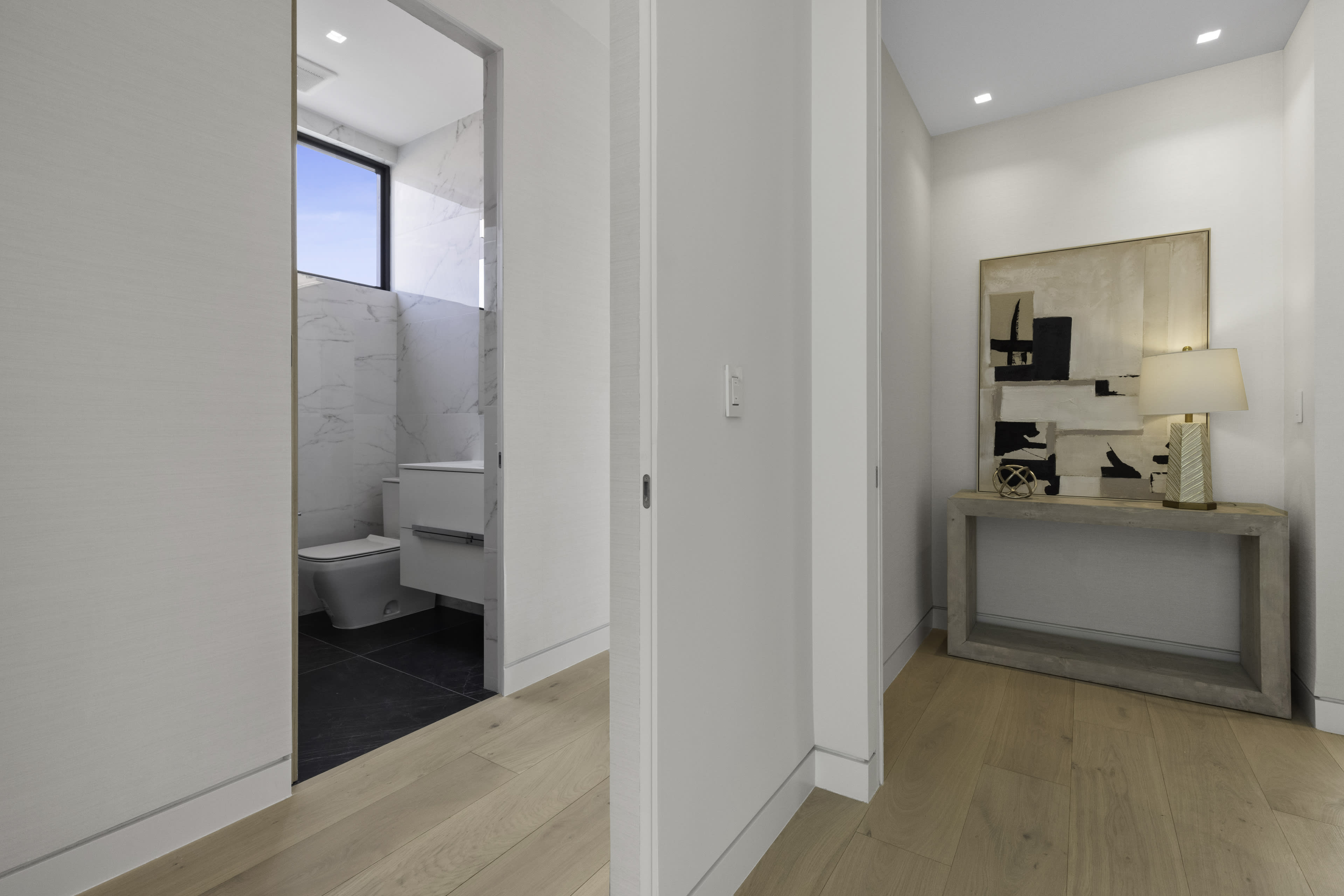 Waterfront Luxury state - Image 33