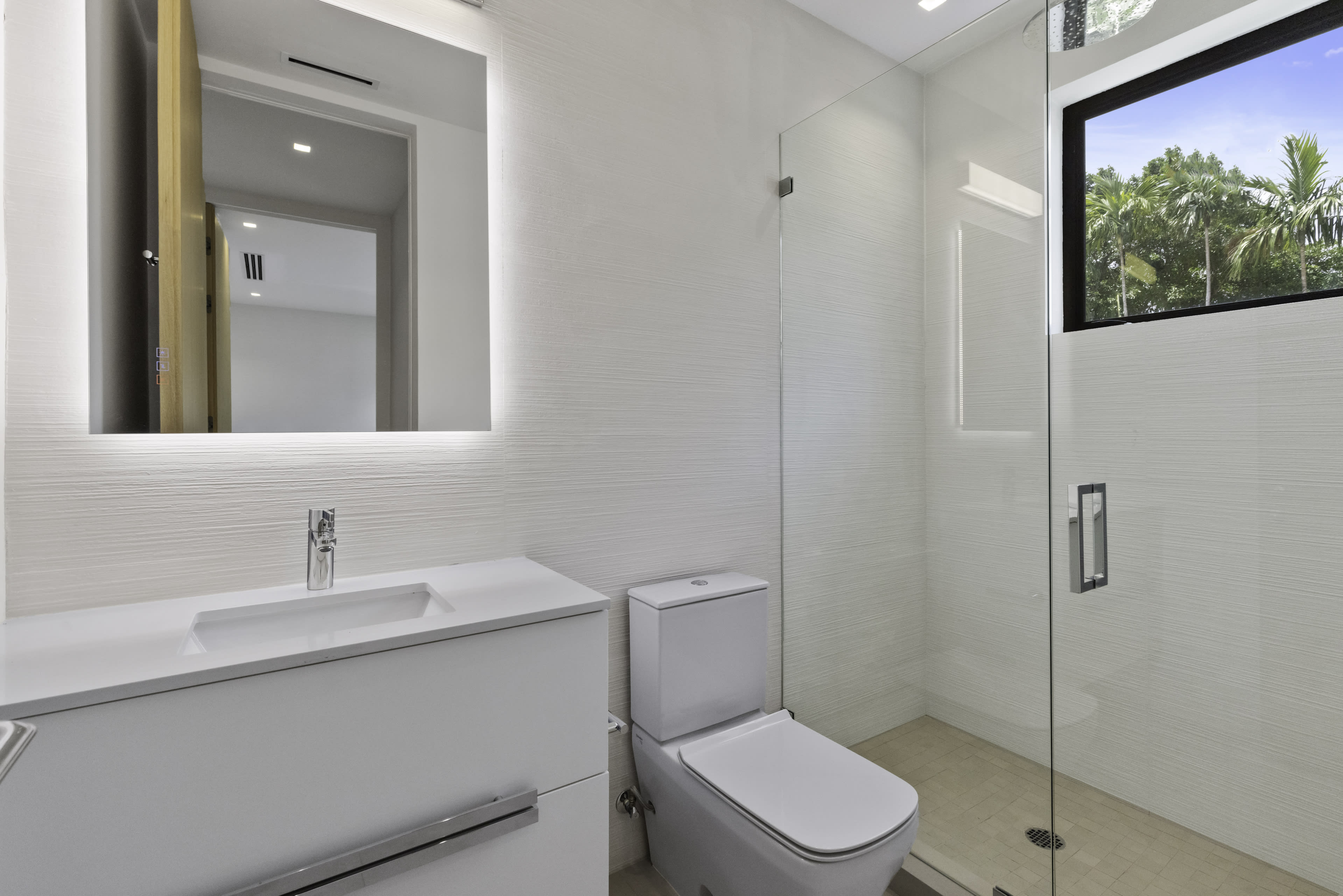 Waterfront Luxury state - Image 39