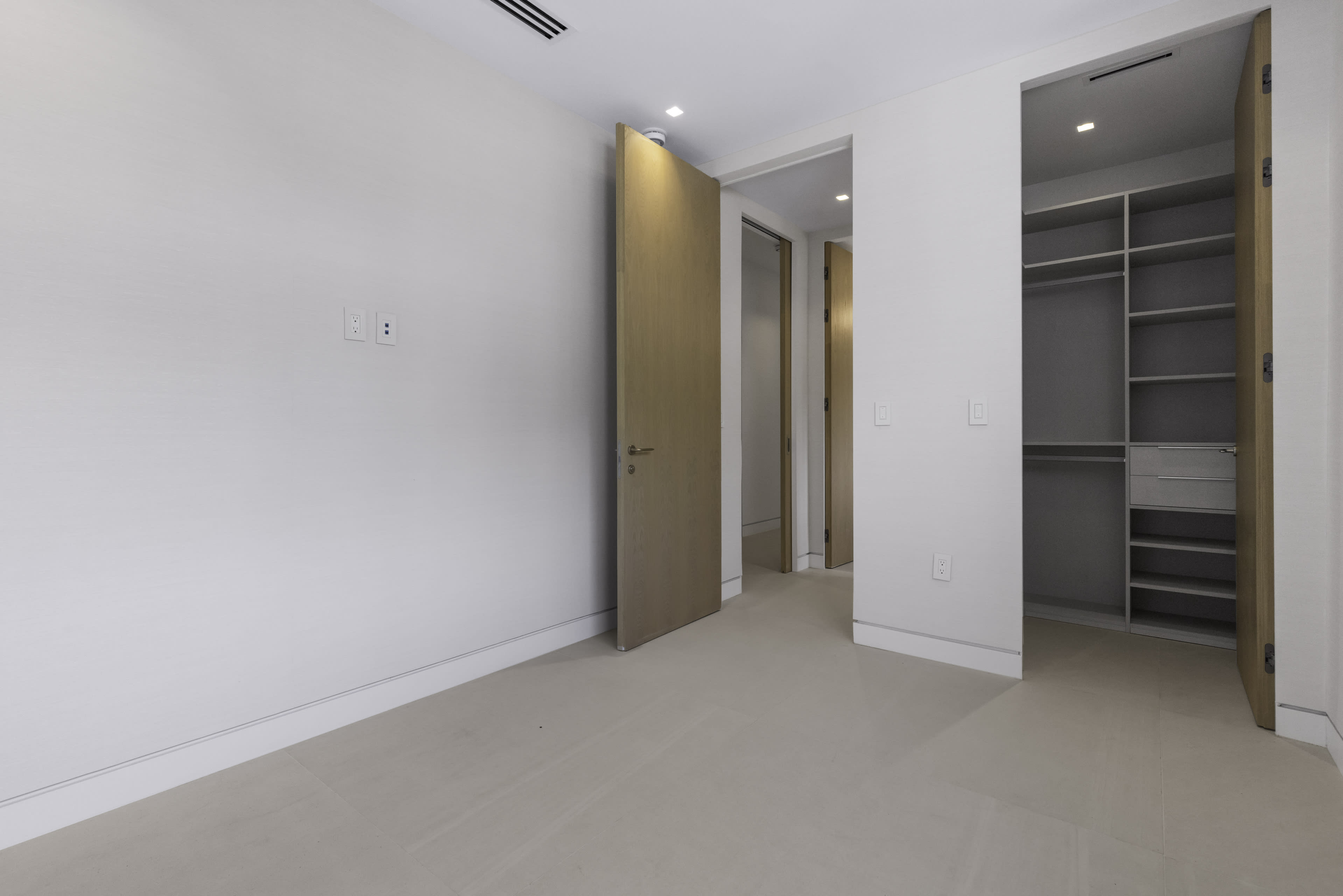 Waterfront Luxury state - Image 40