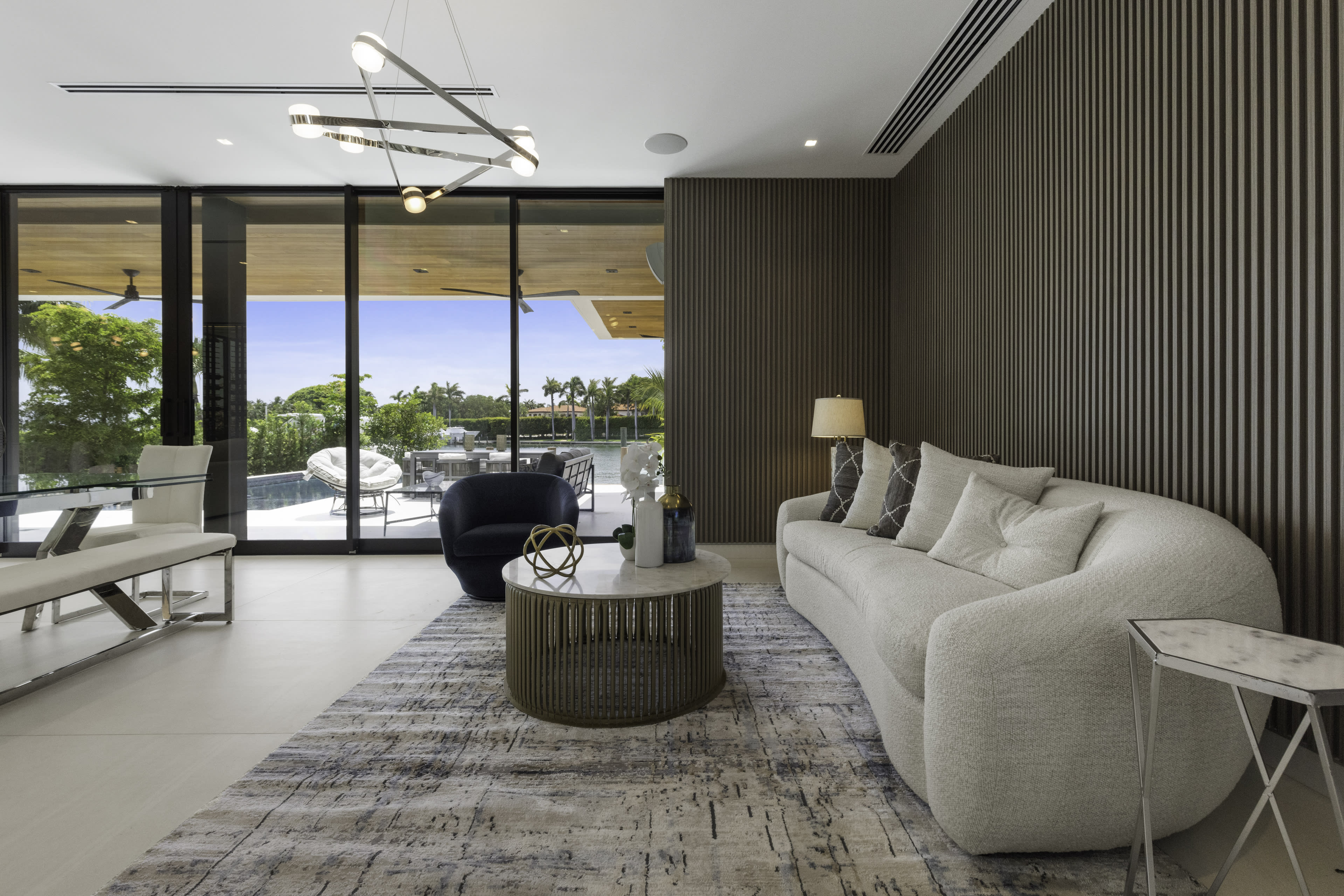 Waterfront Luxury state - Image 49