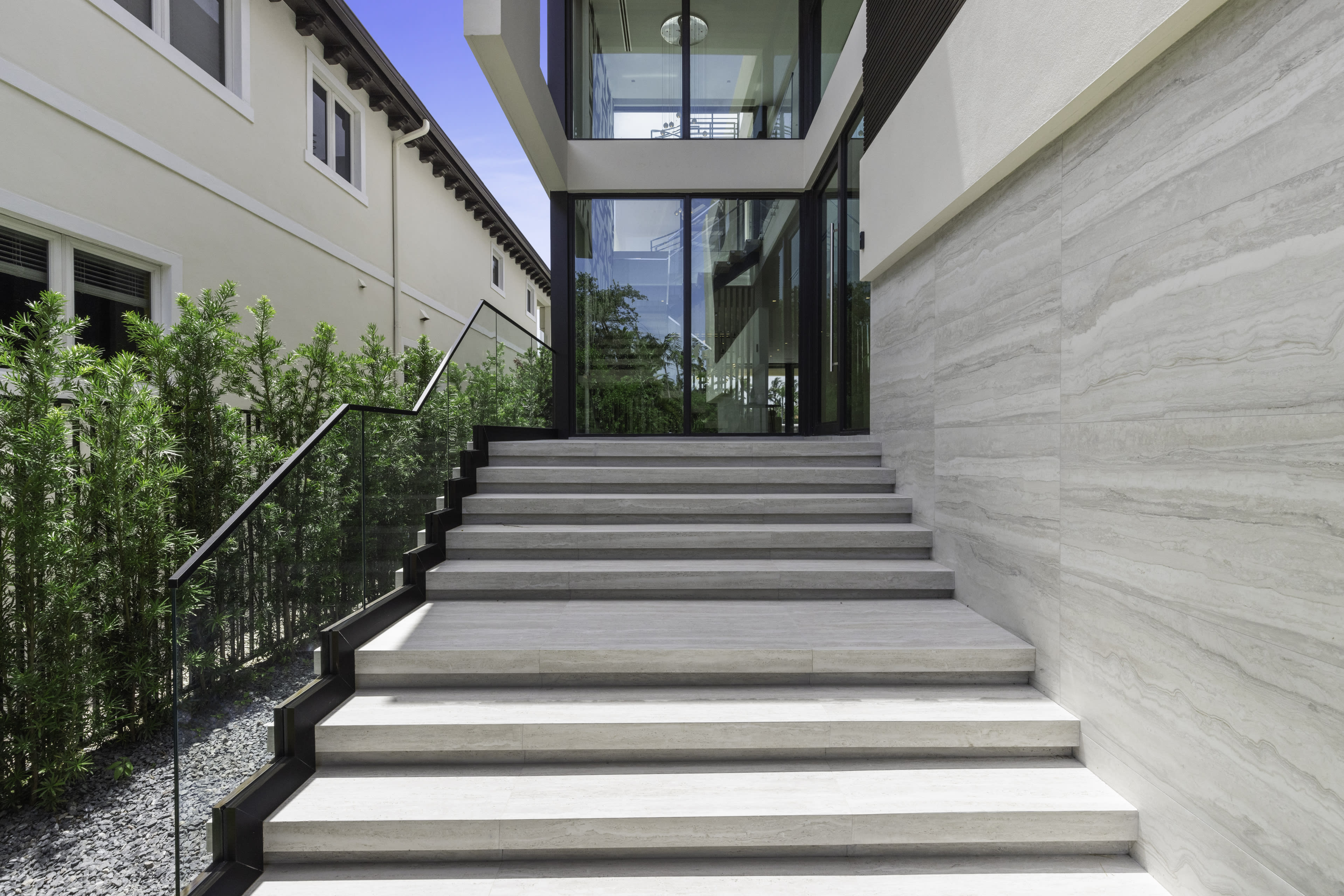 Waterfront Luxury state - Image 58