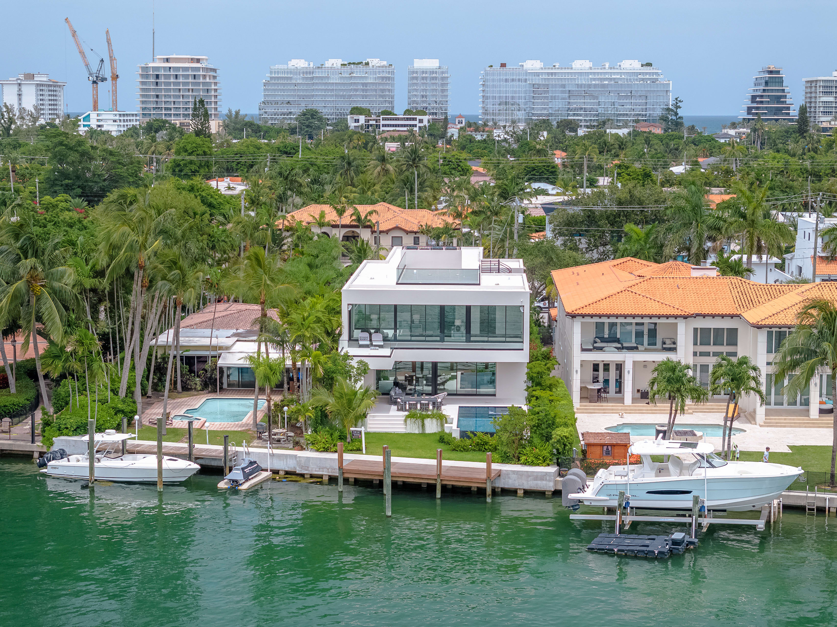 Waterfront Luxury state - Image 60