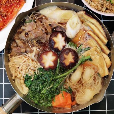 Family simple version of sukiyaki