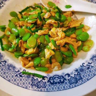 broad beans with scallion oil