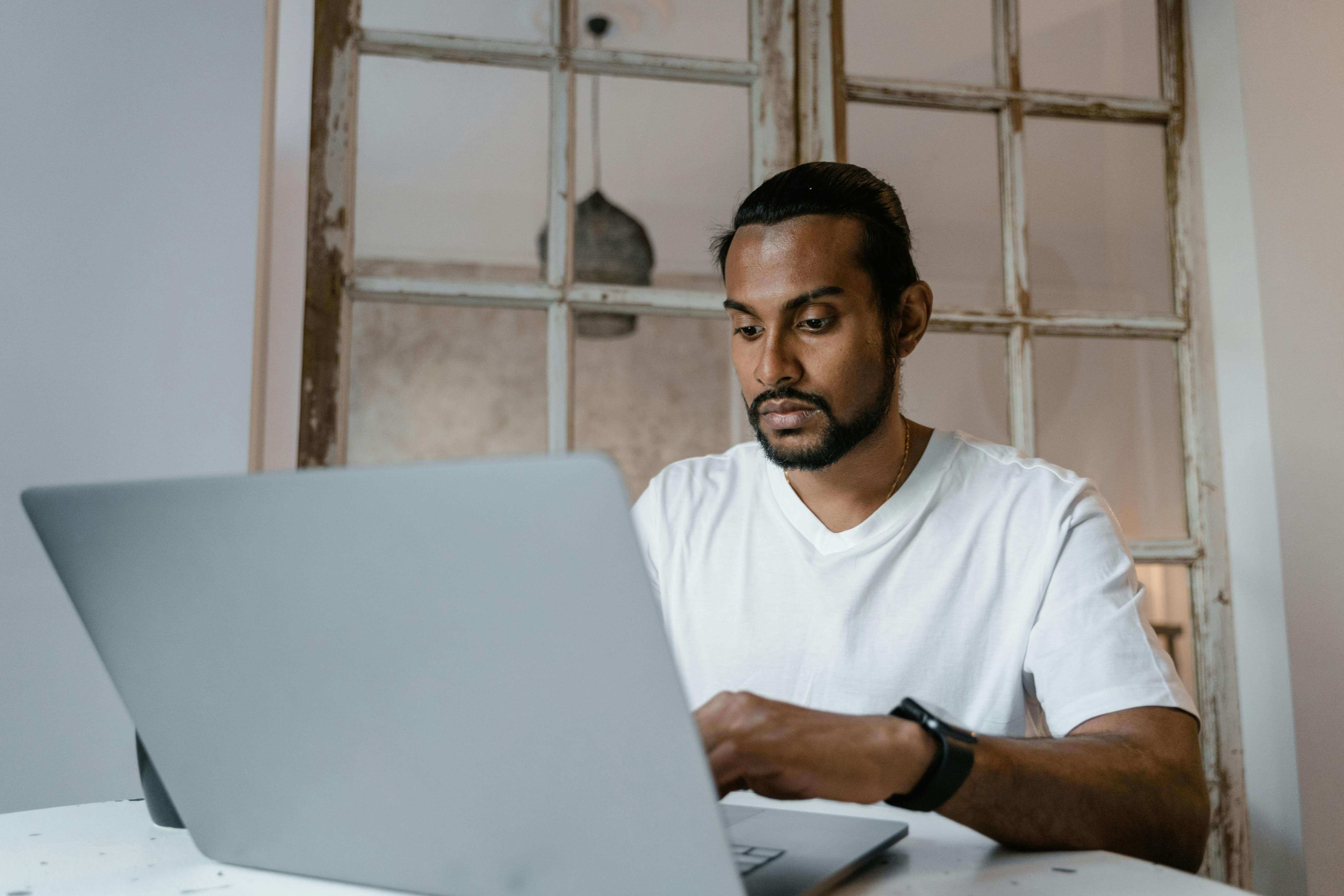 5 Key Advantages of Working with Bangladeshi Remote Software Teams