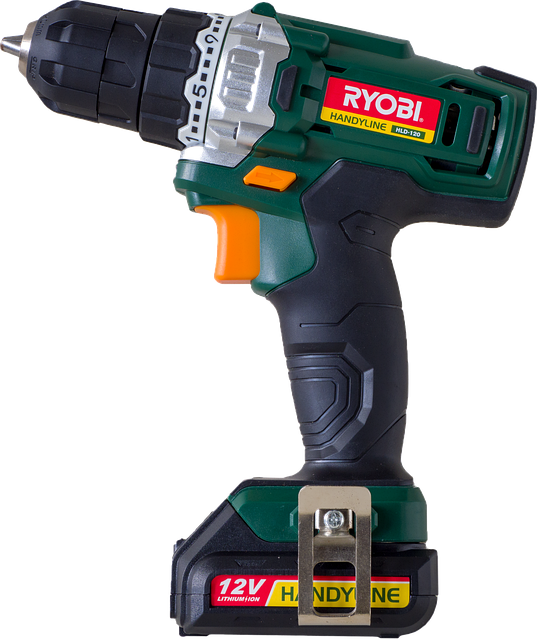 전동 드릴과 다양한 비트 세트