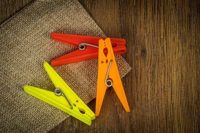 다양한 재질의 빨래집게들