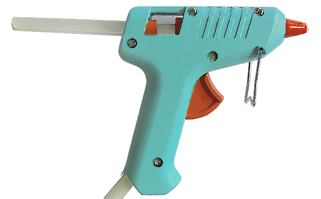 다양한 색상의 글루 스틱과 글루건