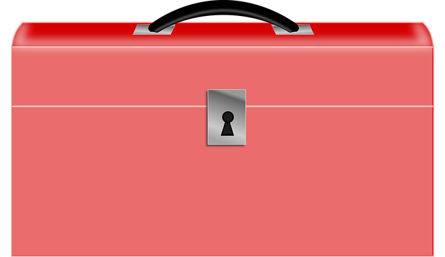 견고한 전문가용 공구 케이스와 내부 수납 모습