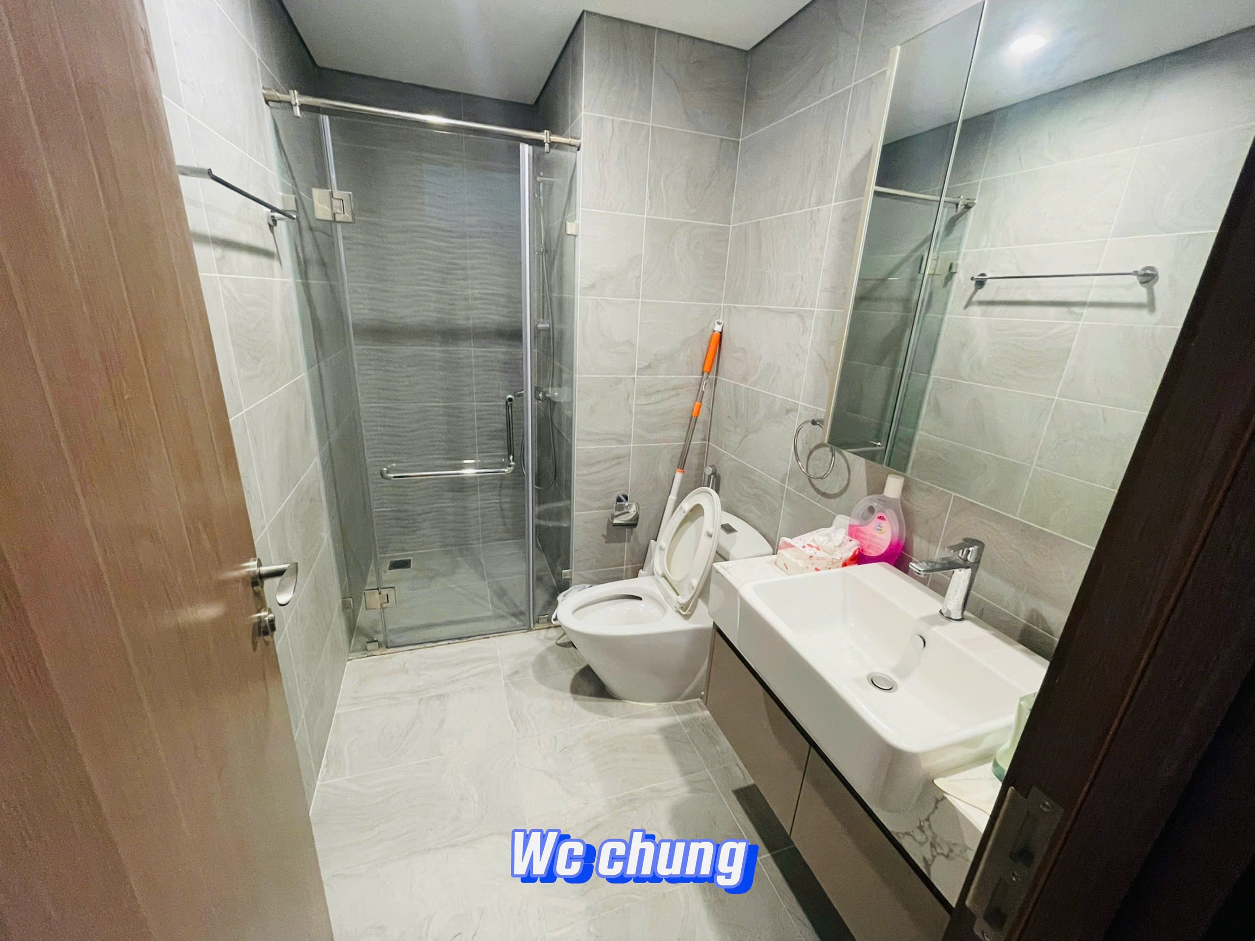 Phòng khách căn góc đón sáng 2 hướng