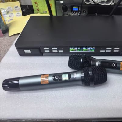 JBL wireless microphone 