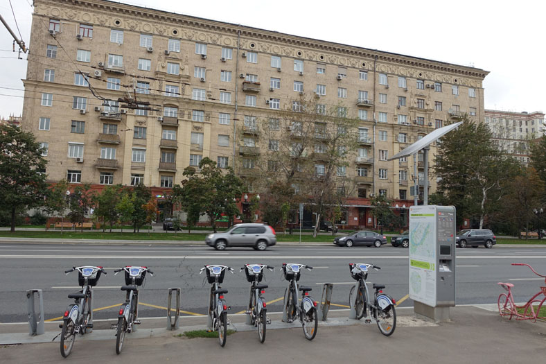 moscow buildings on frunzenskaya