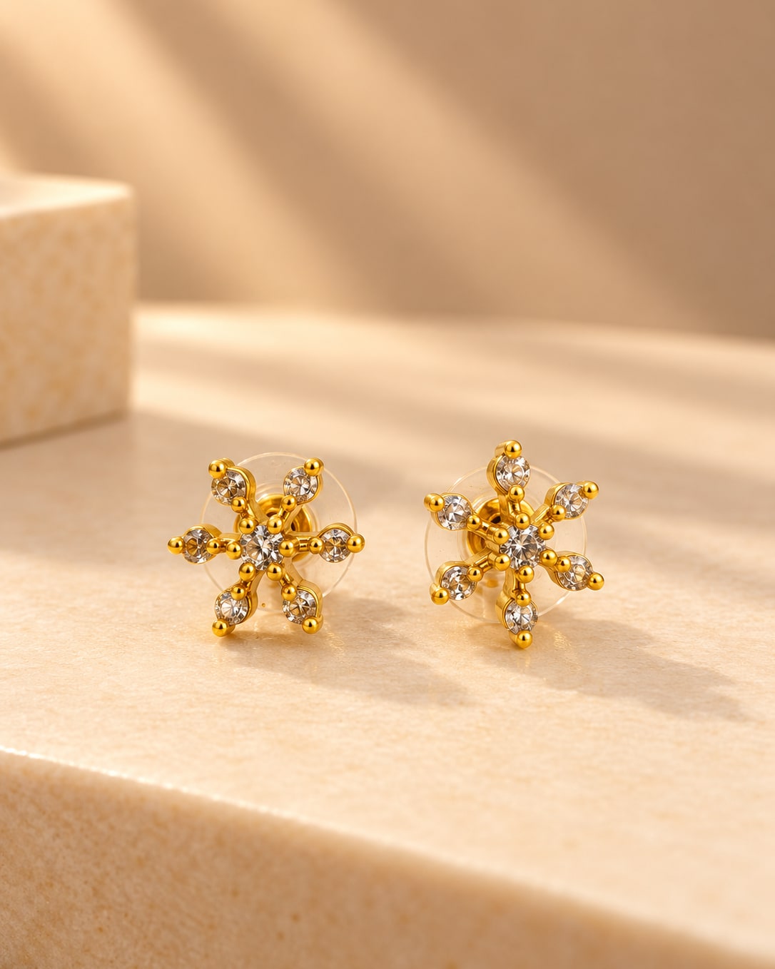 Elegant gold-tone zircon diamonds floral necklace - photo 2