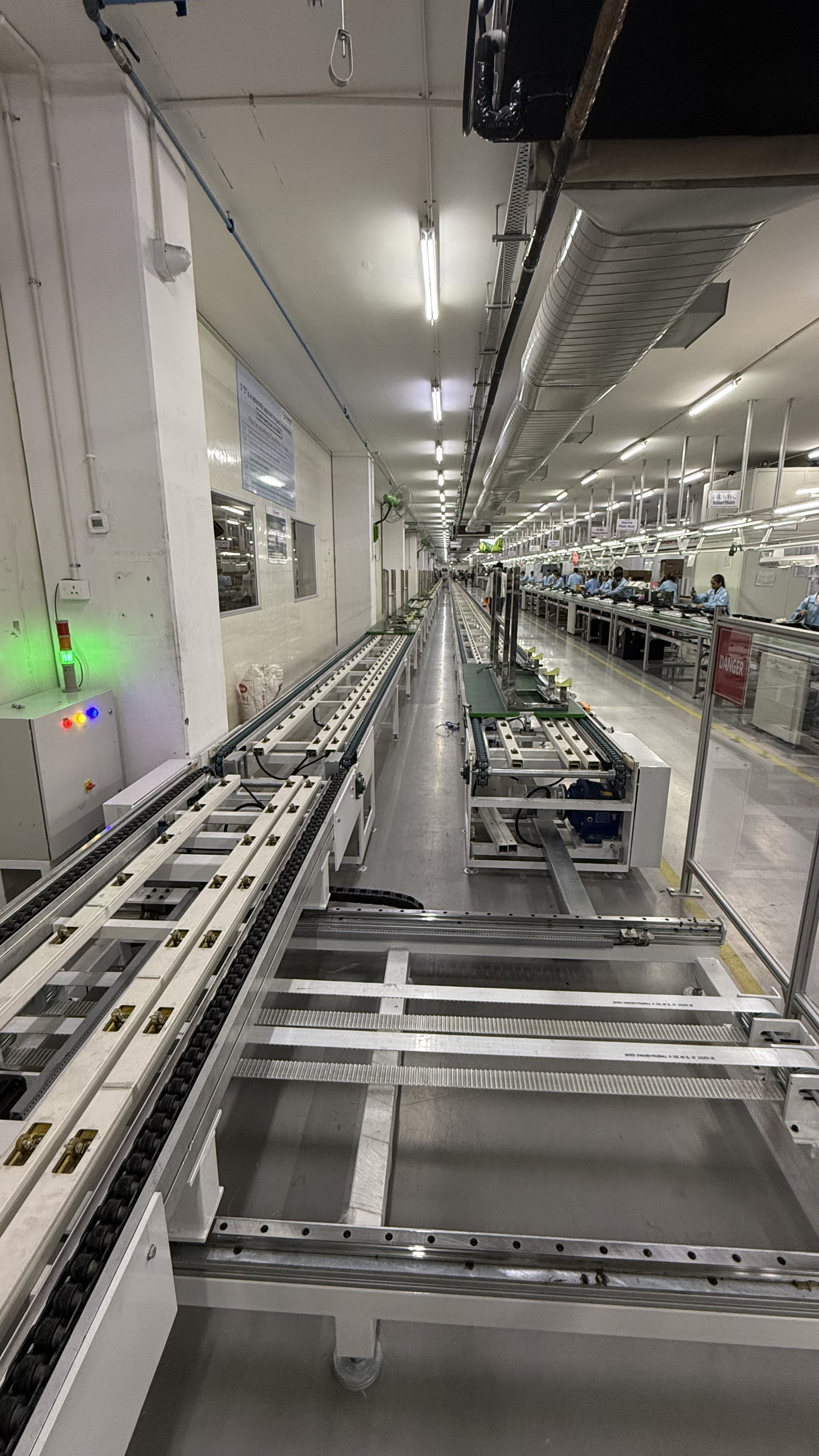 Free Flow Conveyor Manufacturer Noida — Farook Engineering Works