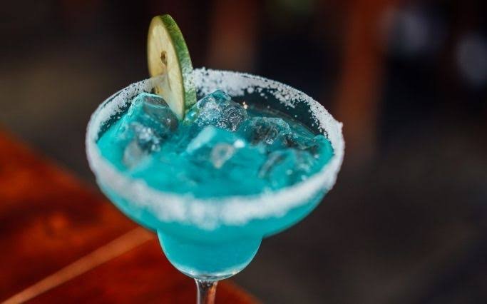 ¿Y si brindamos en tu próxima visita?