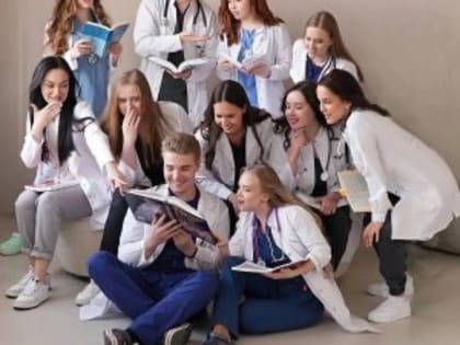 Медицинские специалисты: больше чем просто врачи
