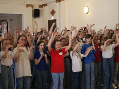 В центре «Гармония» состоялся традиционный Тавдинский фестиваль флешмобов «Движение первых»