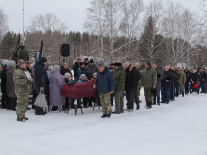 Воздали все воинские почести