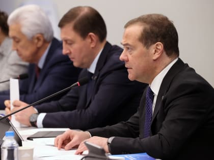 Дмитрий Медведев посетил Свердловскую область для обсуждения обороны и условий службы военнослужащих