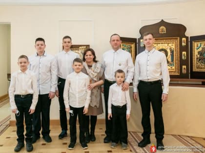 Порядка 70 тысяч уральских семей получат дополнительные меры поддержки благодаря указу Президента РФ о едином статусе многодетных семей