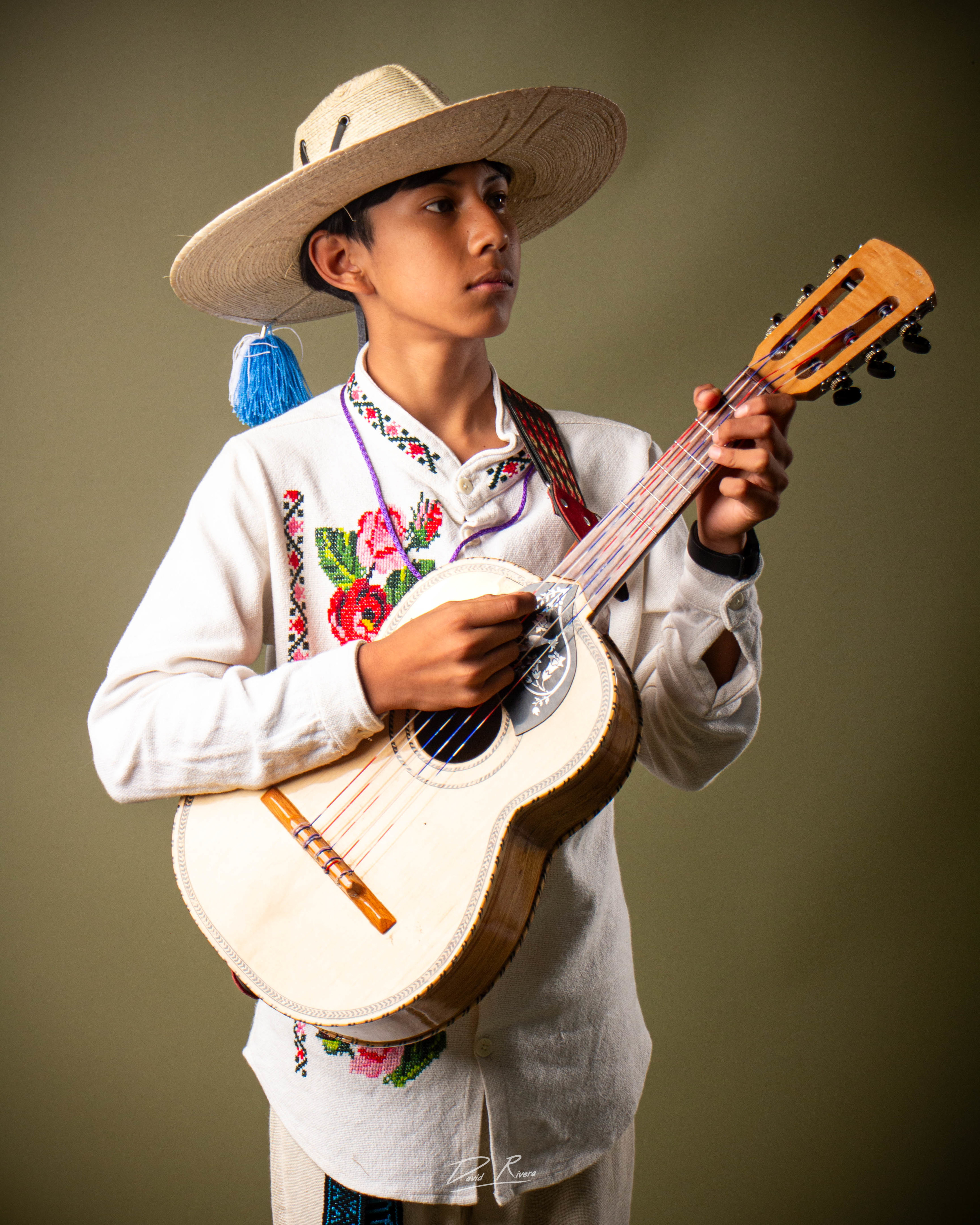 ORQUESTA TINHARHANI DE TINGAMBATO - Fotografía 5