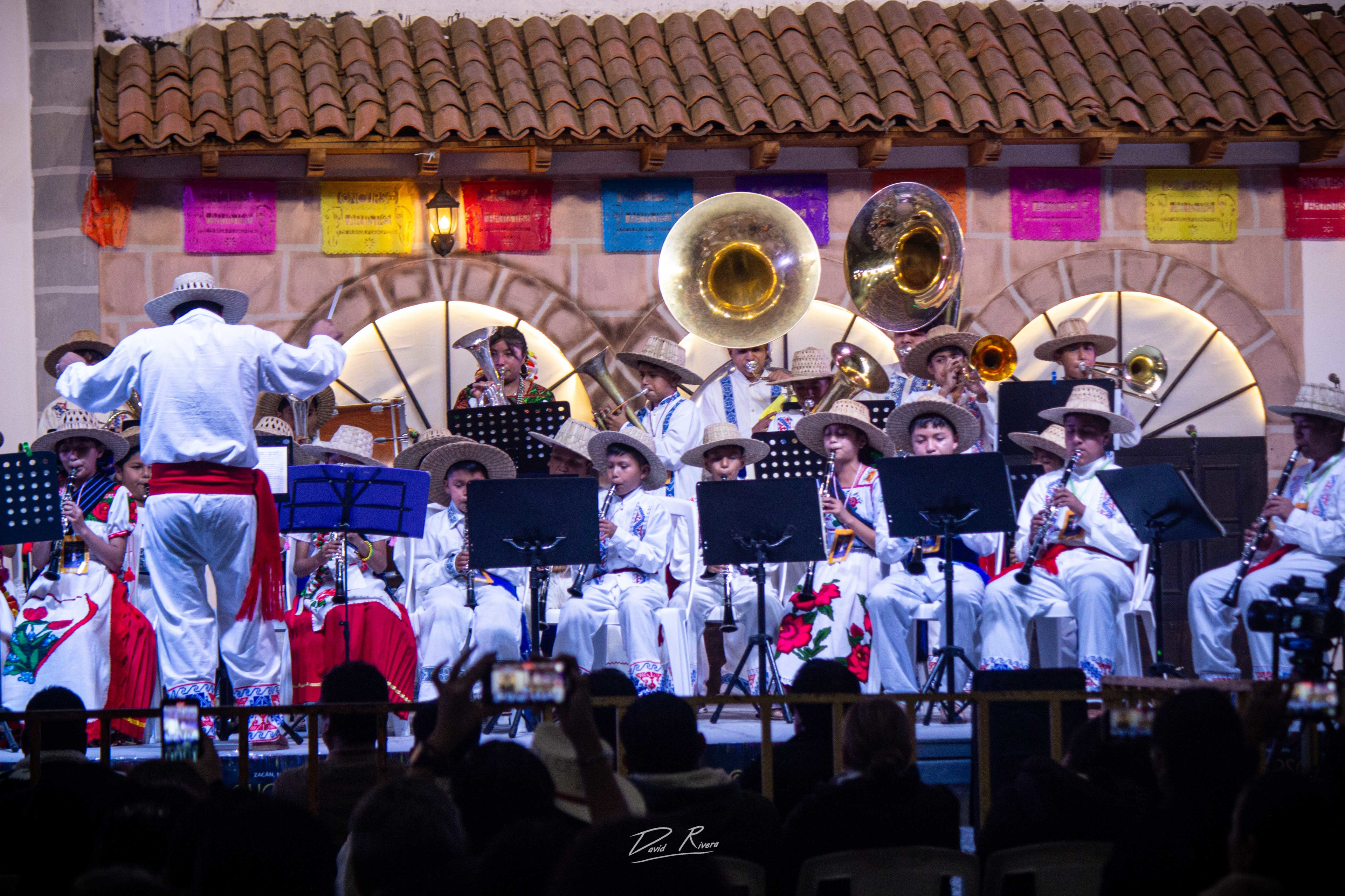 BANDA SINFÓNICA DE IHUATZIO - Fotografía 5