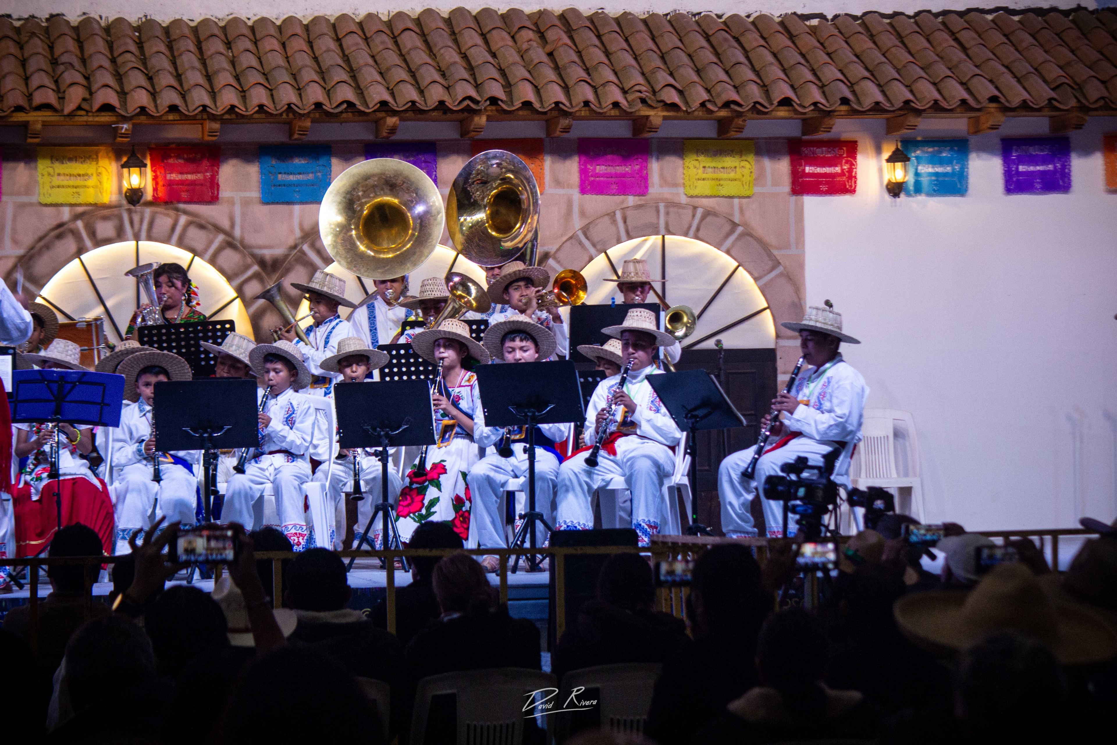 BANDA SINFÓNICA DE IHUATZIO - Fotografía 10