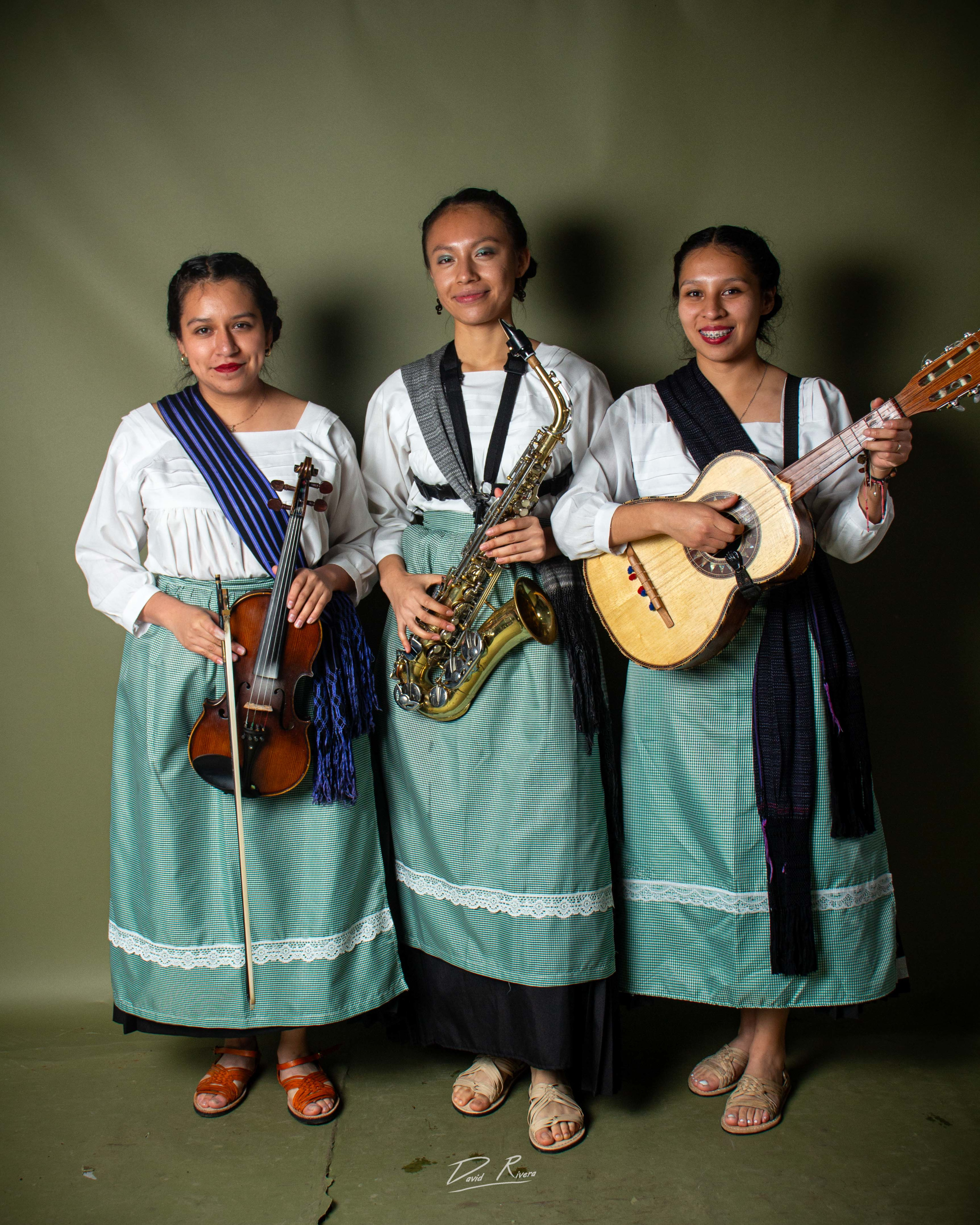ORQUESTA GRANDE DE TINGAMBATO - Fotografía 24