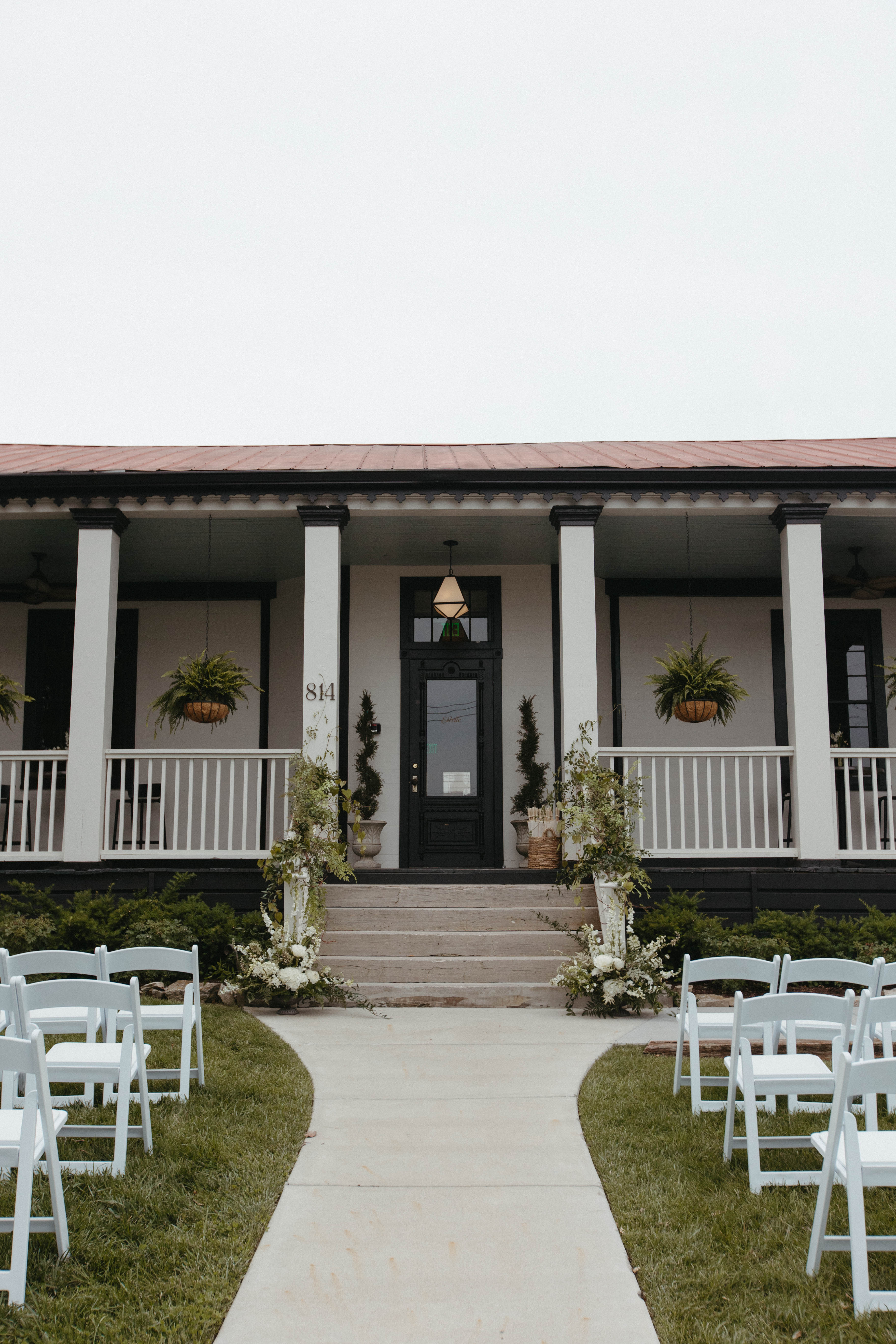 Bridal details laid out for the morning